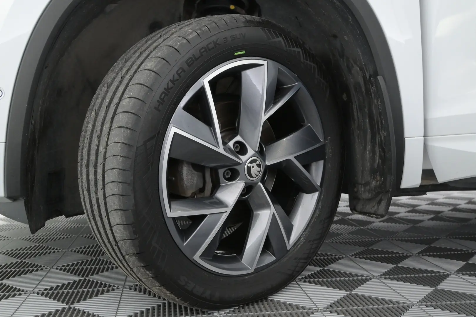 Car Image - 5Q7TPXnHgjJXTB5Whzotox