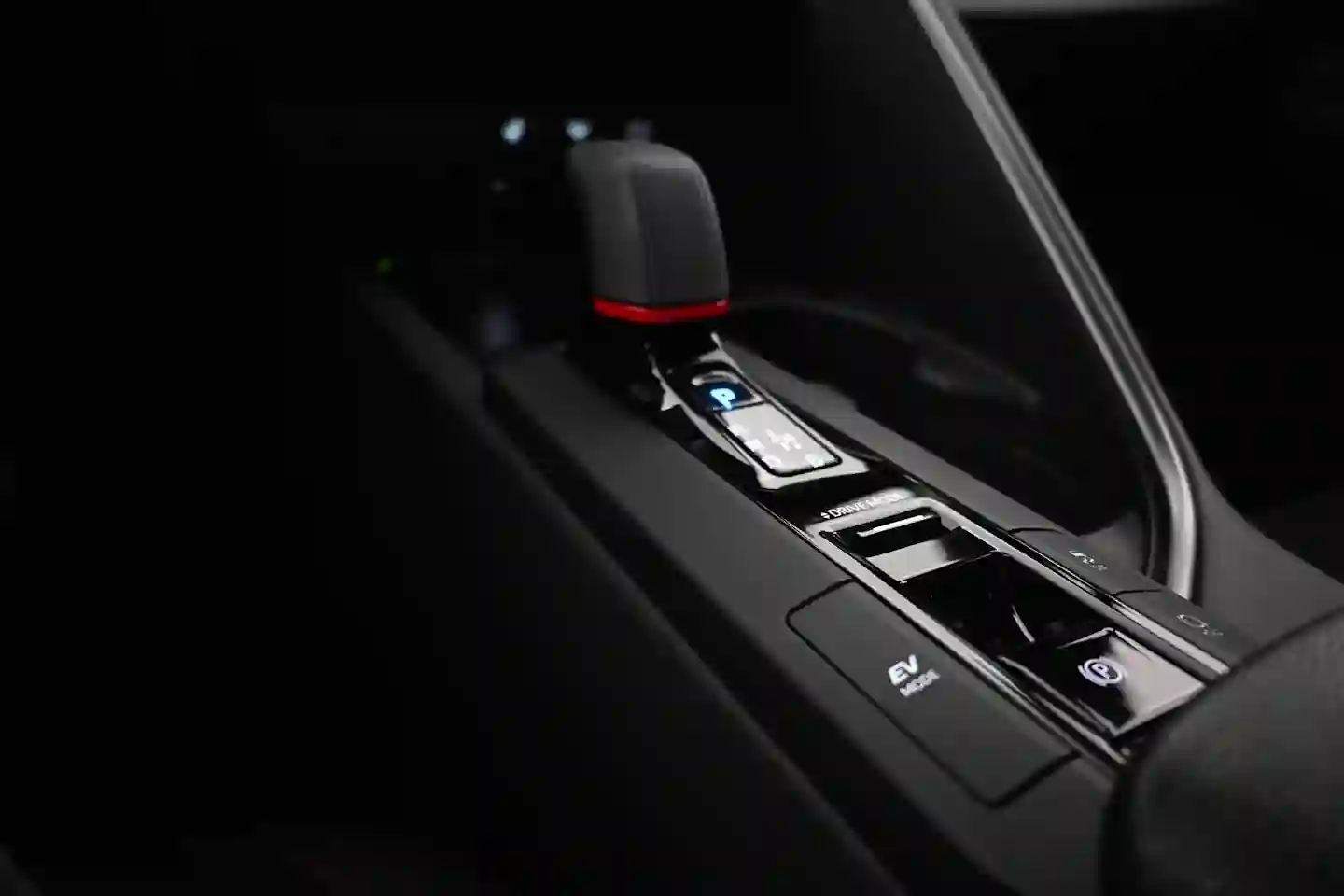 Car Image - 7j4KkDC0ygsqrfFqfqCzZd