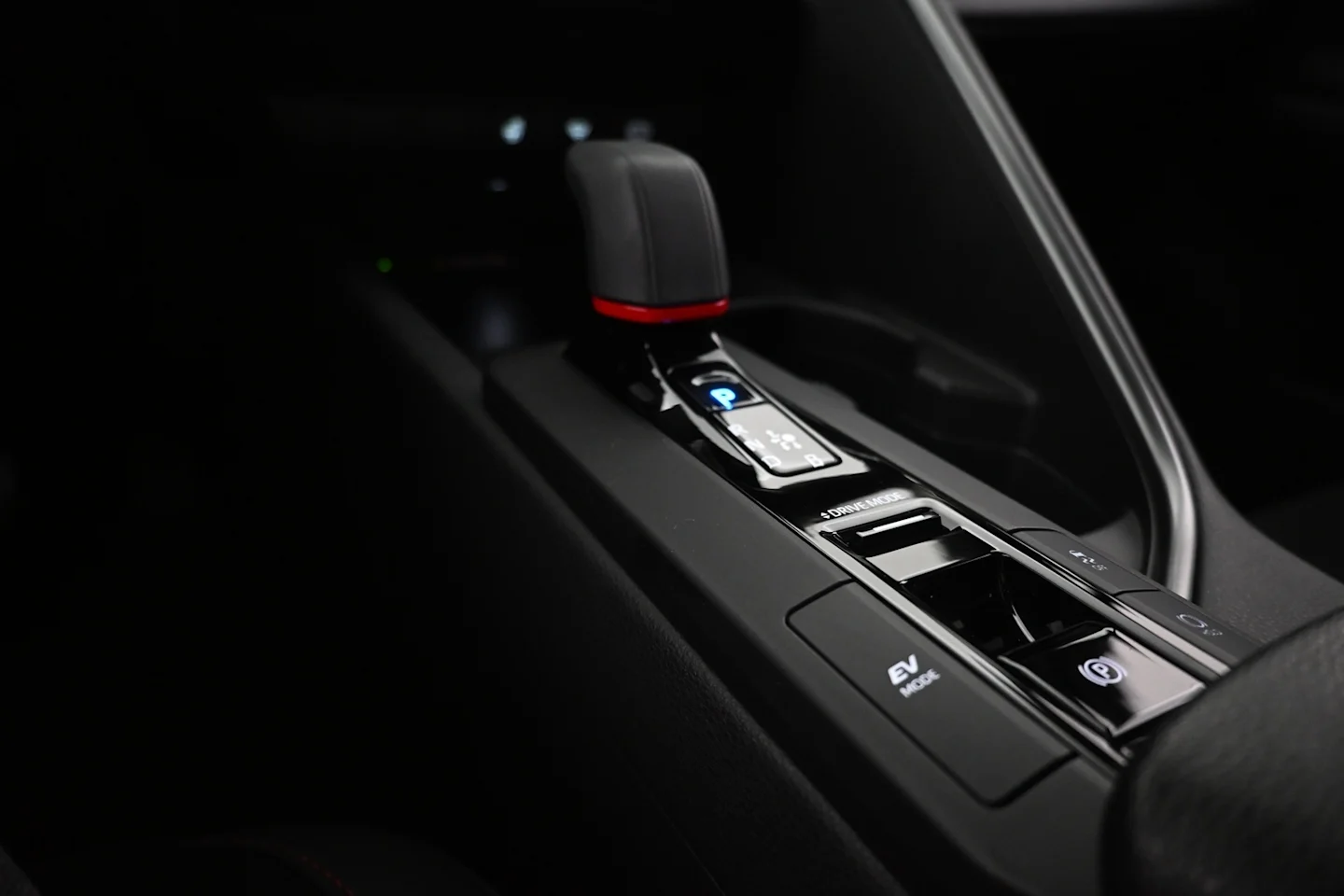 Car Image - 7j4KkDC0ygsqrfFqfqCzZd