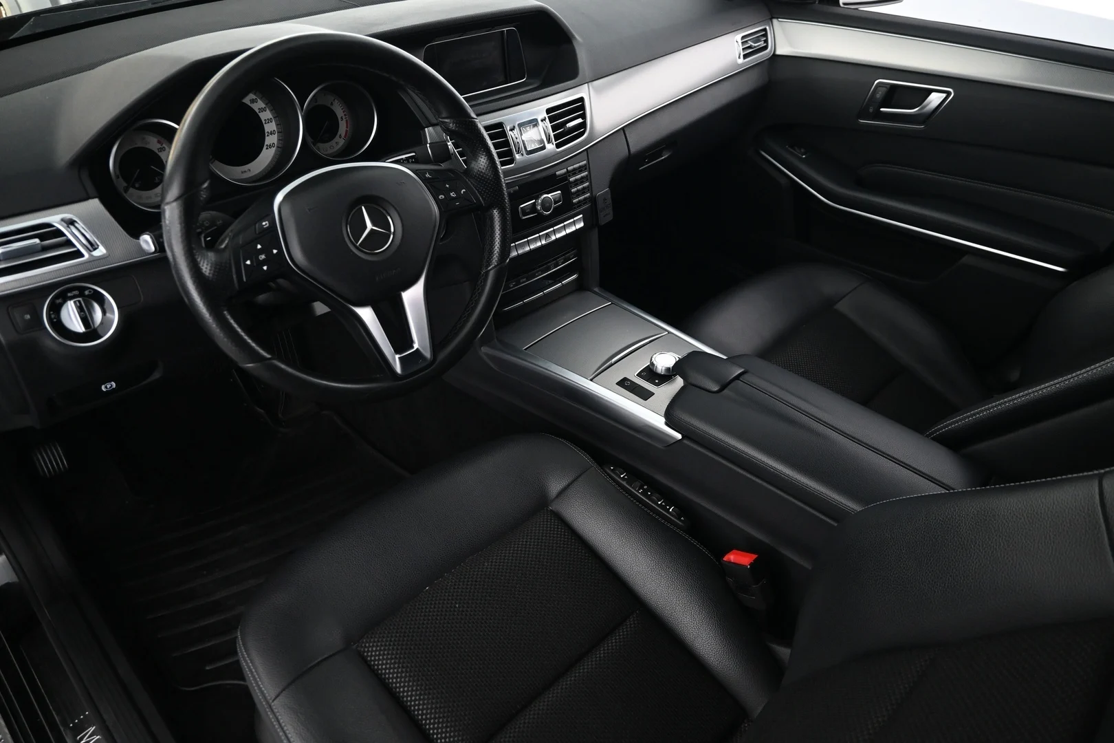 Car Image - 5elYf80JxuBhuMjtxi5uoS