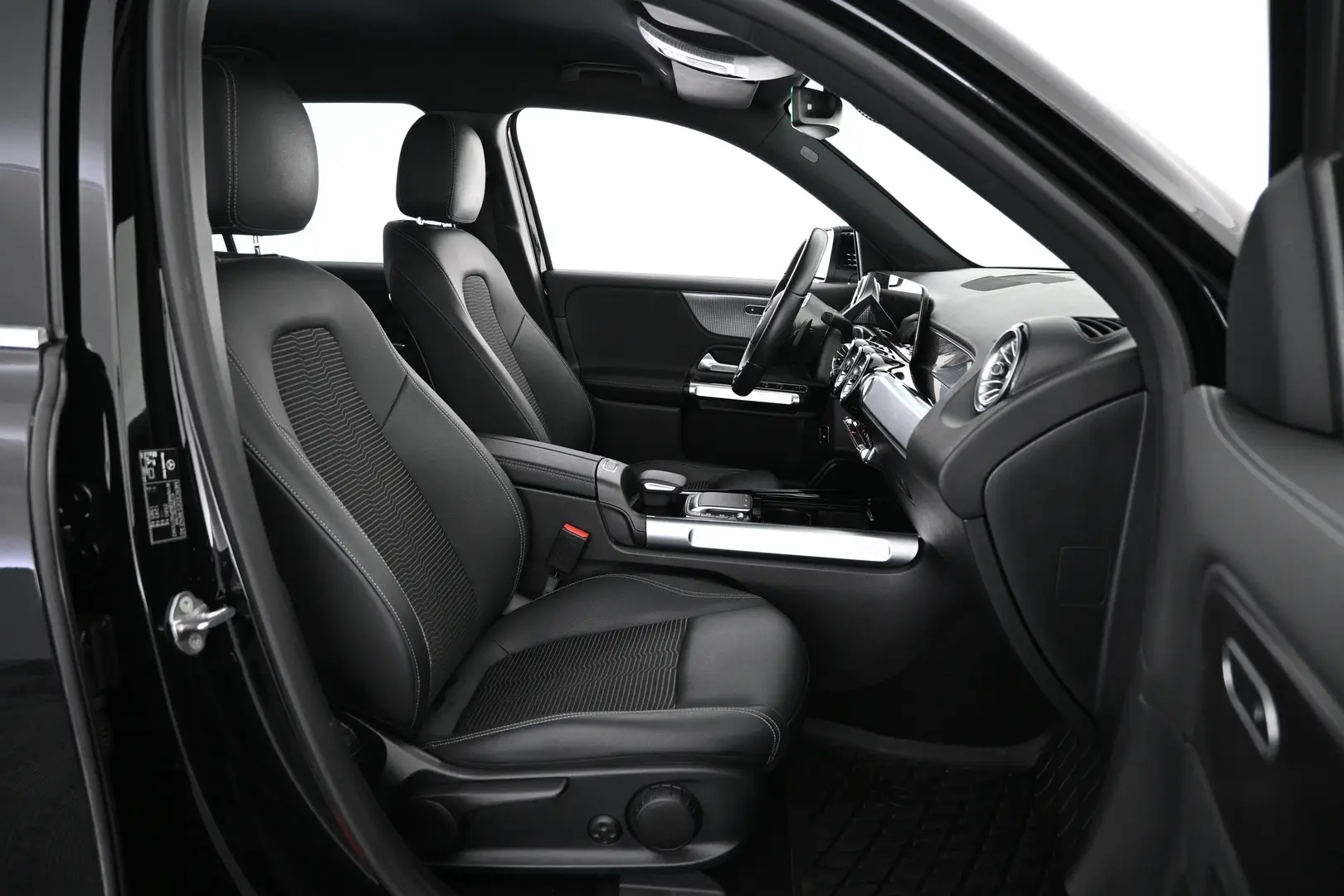 Car Image - 1D55PiIPzqSbe8ZtIx3sL2