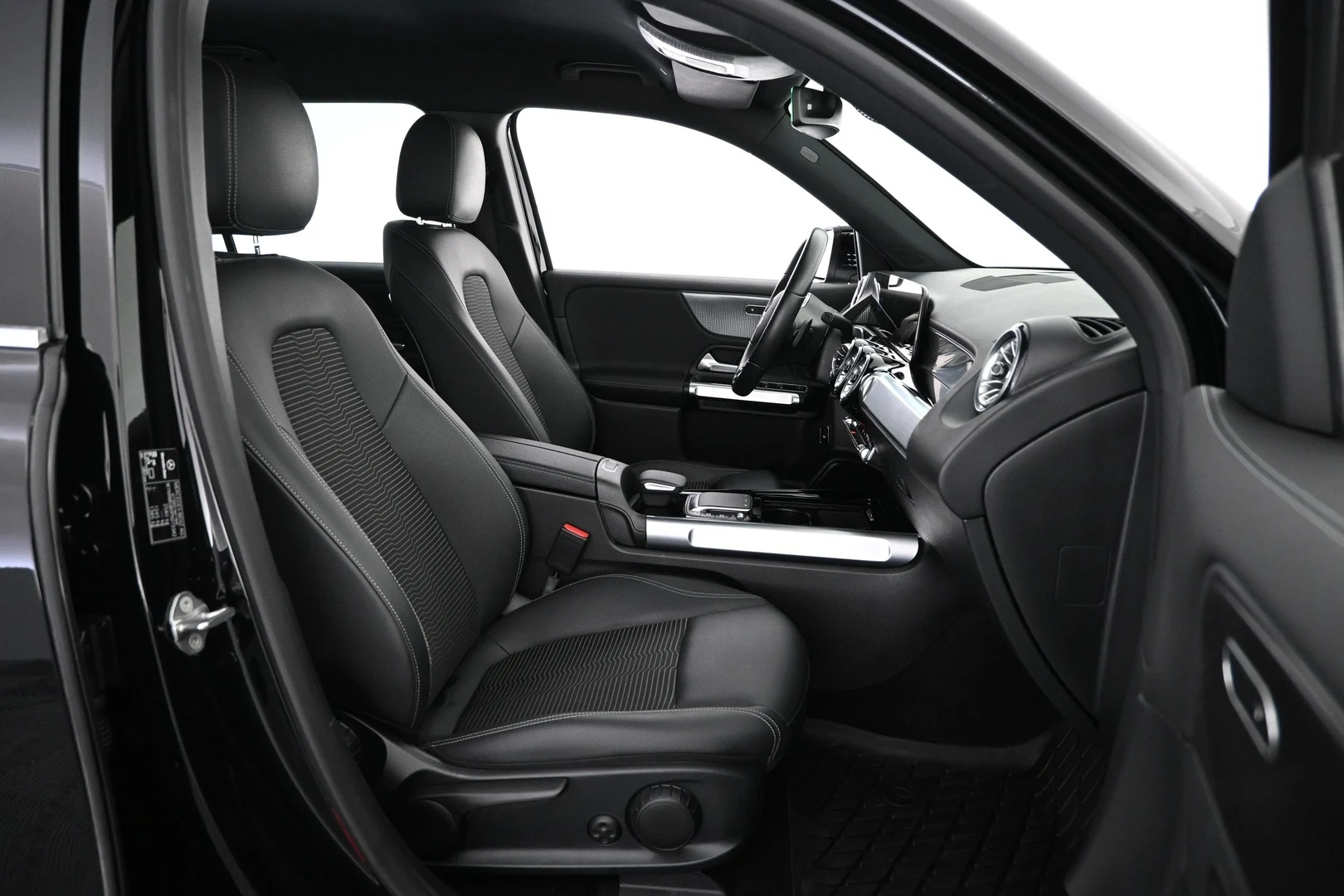 Car Image - 1D55PiIPzqSbe8ZtIx3sL2