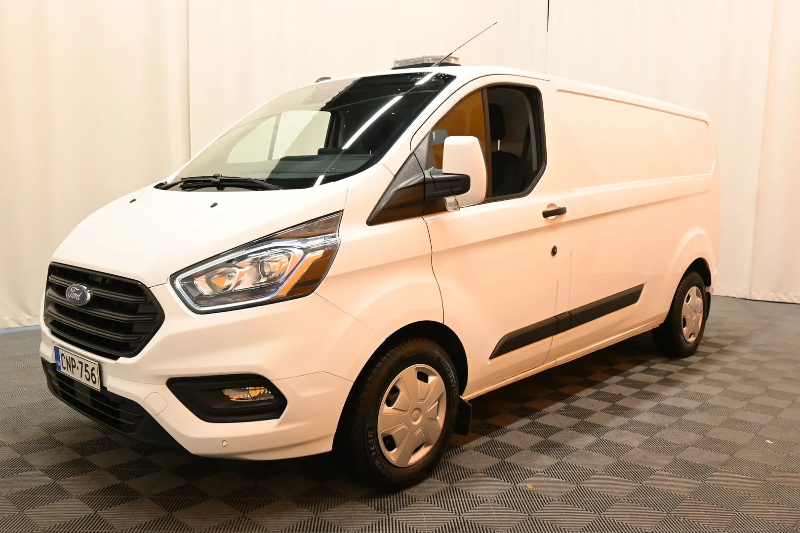 Car Image - kef4Lc9YhY2EetXVHjsLK