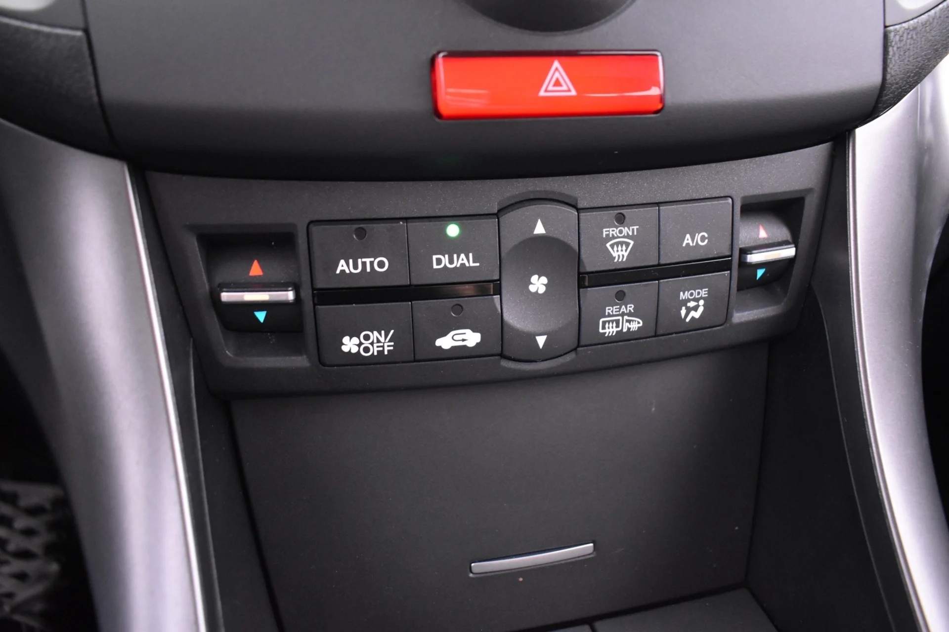 Car Image - 3OUoGy3ACOEDDFIl2GcpSp