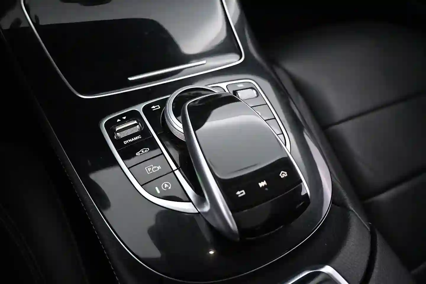 Car Image - 2t0QqOLLDi9IqCiXNAbHkQ