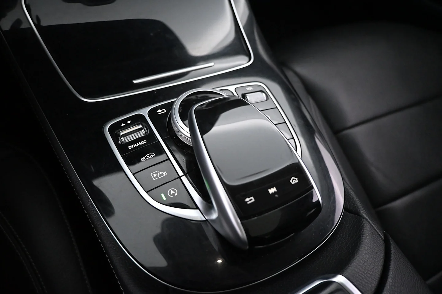 Car Image - 2t0QqOLLDi9IqCiXNAbHkQ