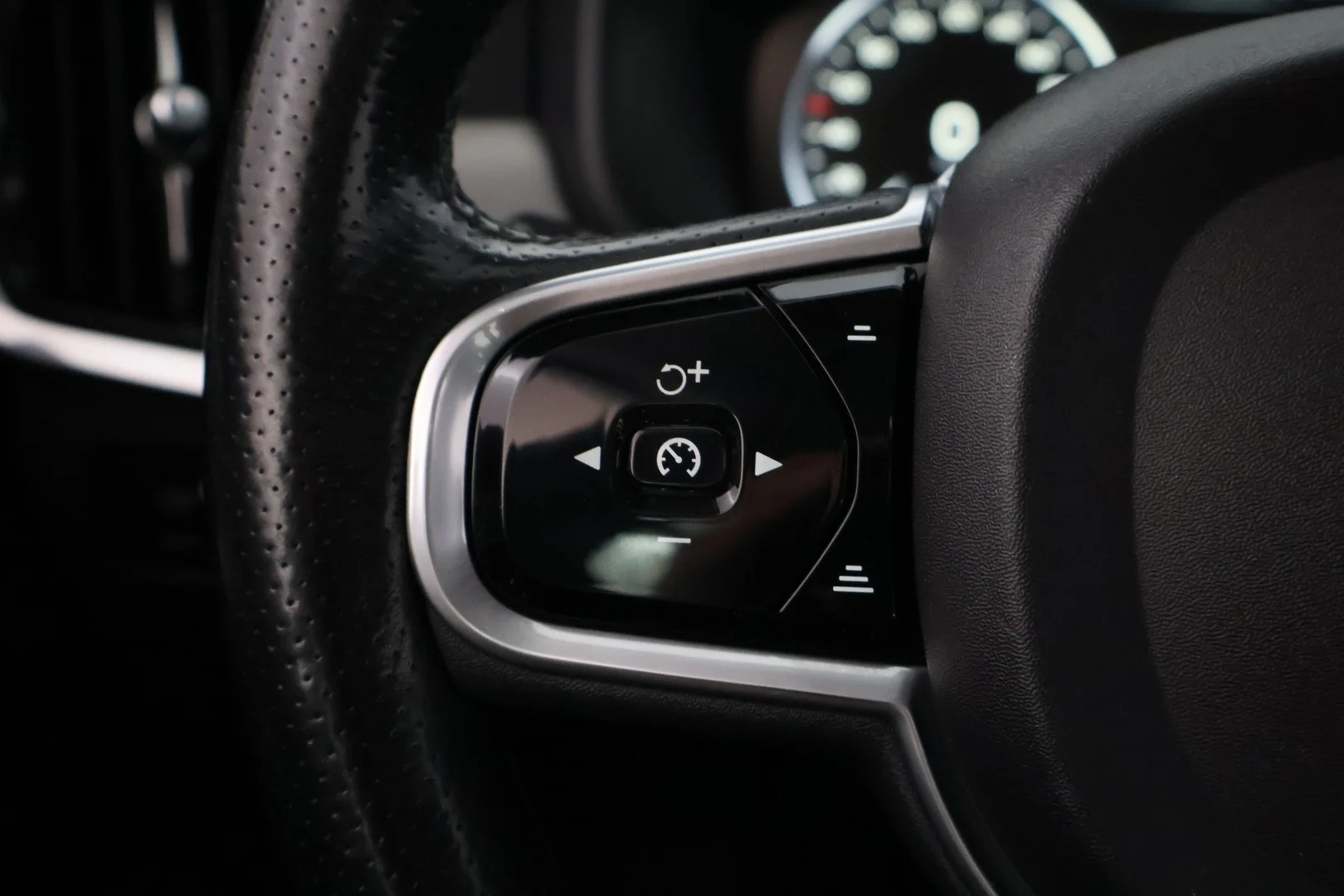 Car Image - 5Qv01DtLbuCGJ66LSfrFBa