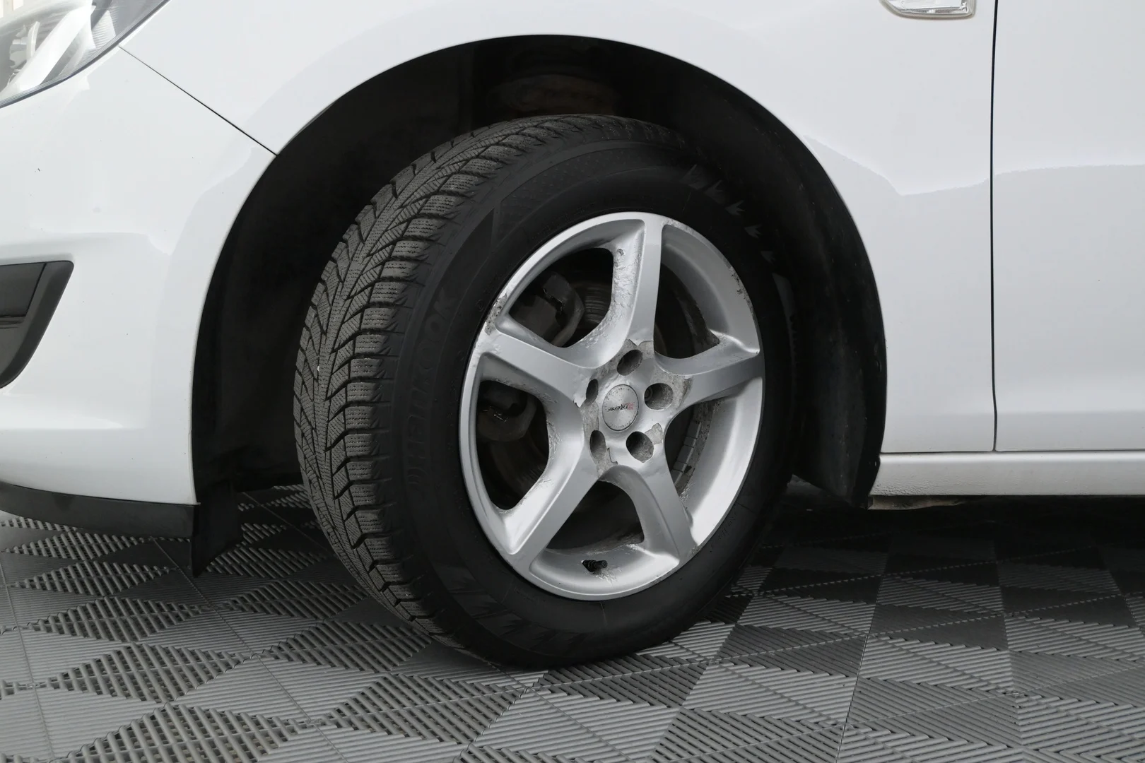 Car Image - 1c0ridsHoWXmBsCcXIlUft