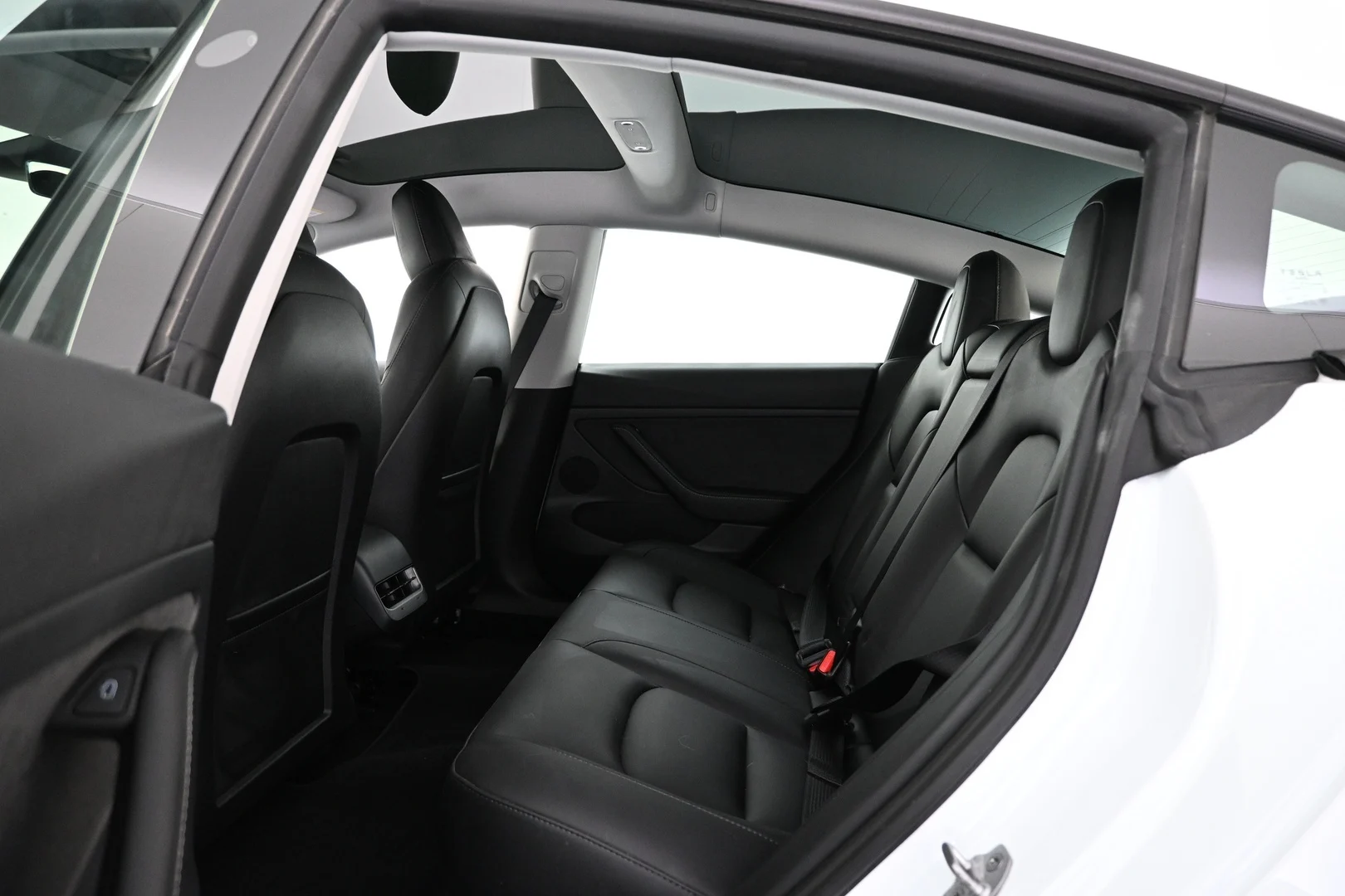Car Image - 3hZDSDXqyJc8FiYlDESoPf