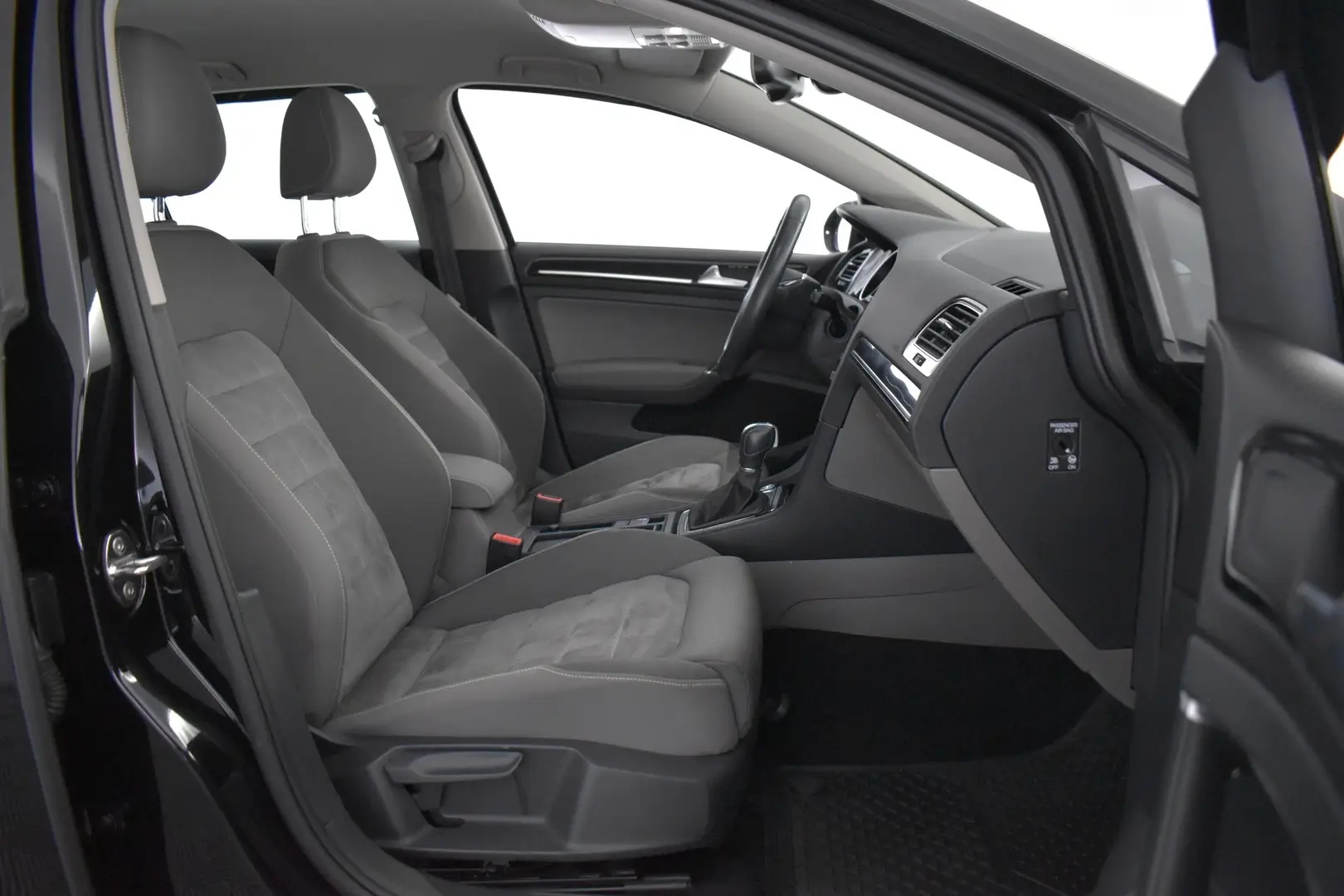 Car Image - 4ga8Bj7My1T8bfjv20IA2F