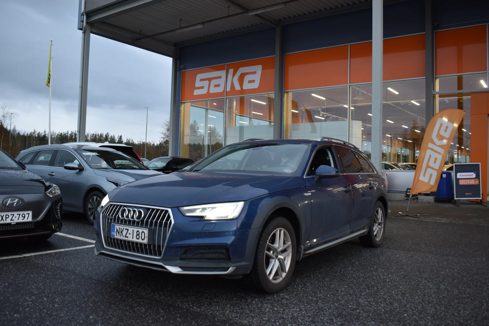 Car Image - 37bQNpfaFR9haYB18w31TM