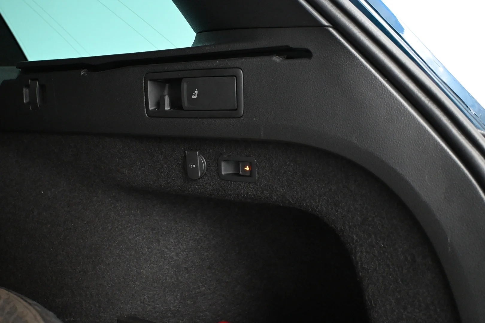 Car Image - 3tgGjujxUyQCeh6MiGZqm3