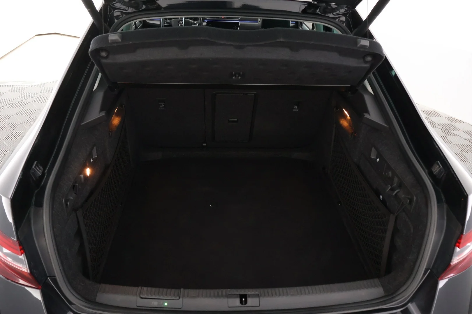 Car Image - 5WDY7csIN0l5btv77q1rXF