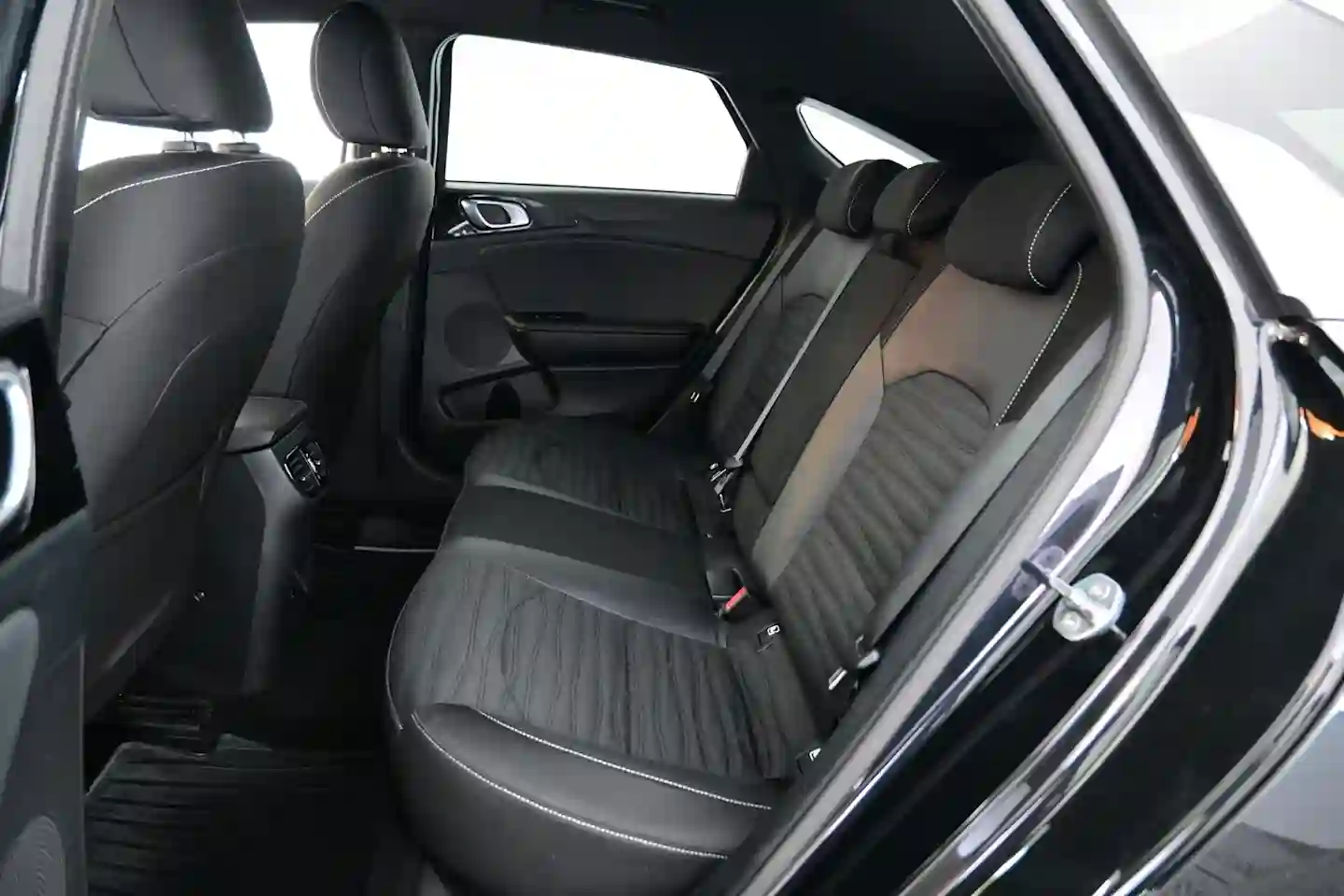 Car Image - 1afBniKKkVOUEPQ3G2tUGa