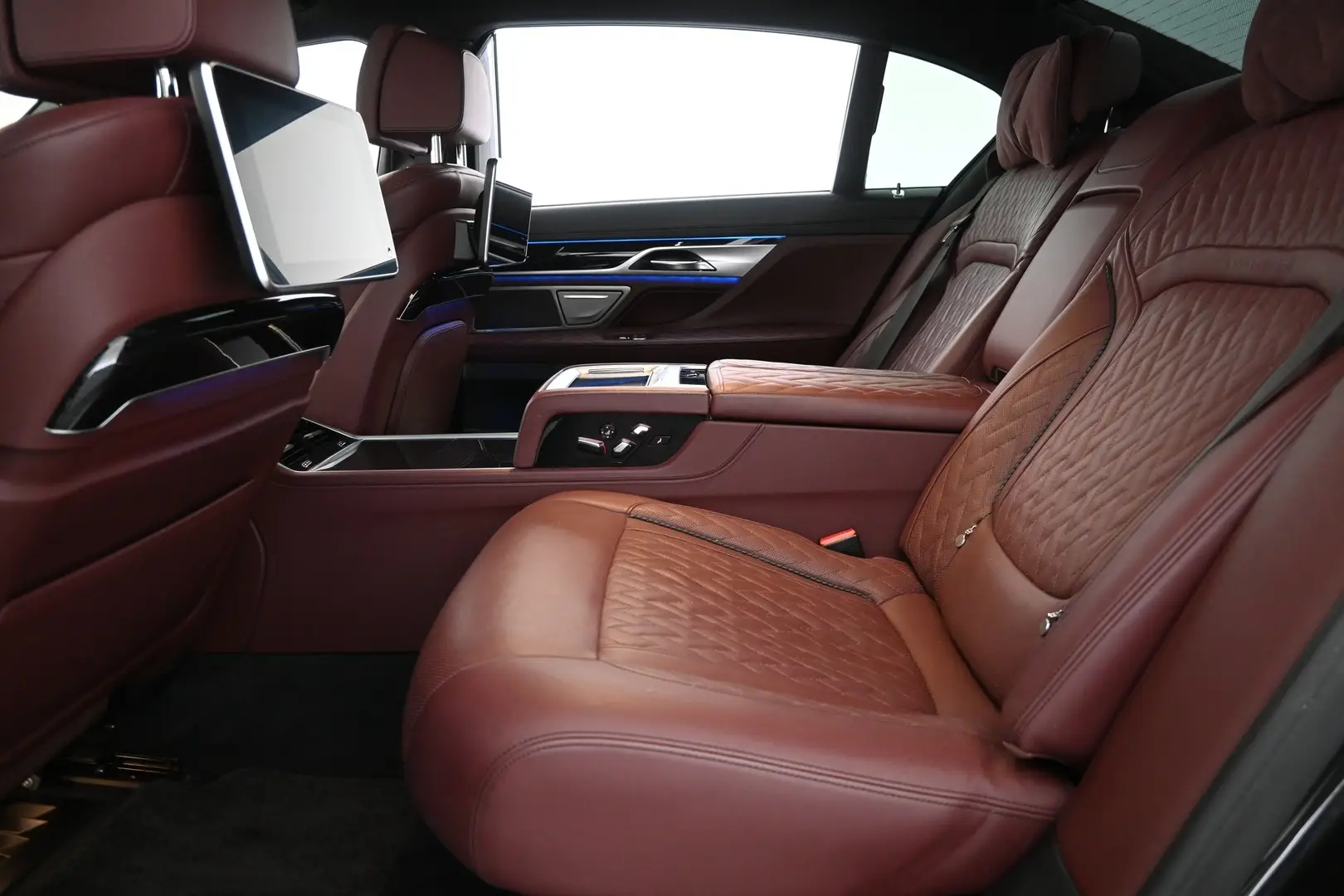 Car Image - 6785V2LtQNyojPl7jlm7Wr