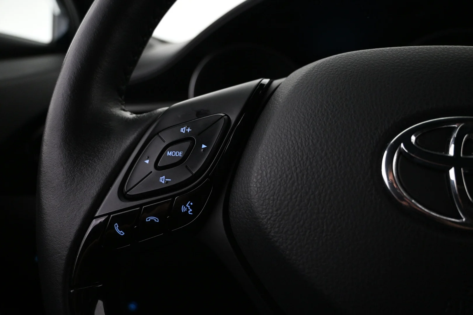 Car Image - 5Gl1VPYwWt4owCv9v4EoE1