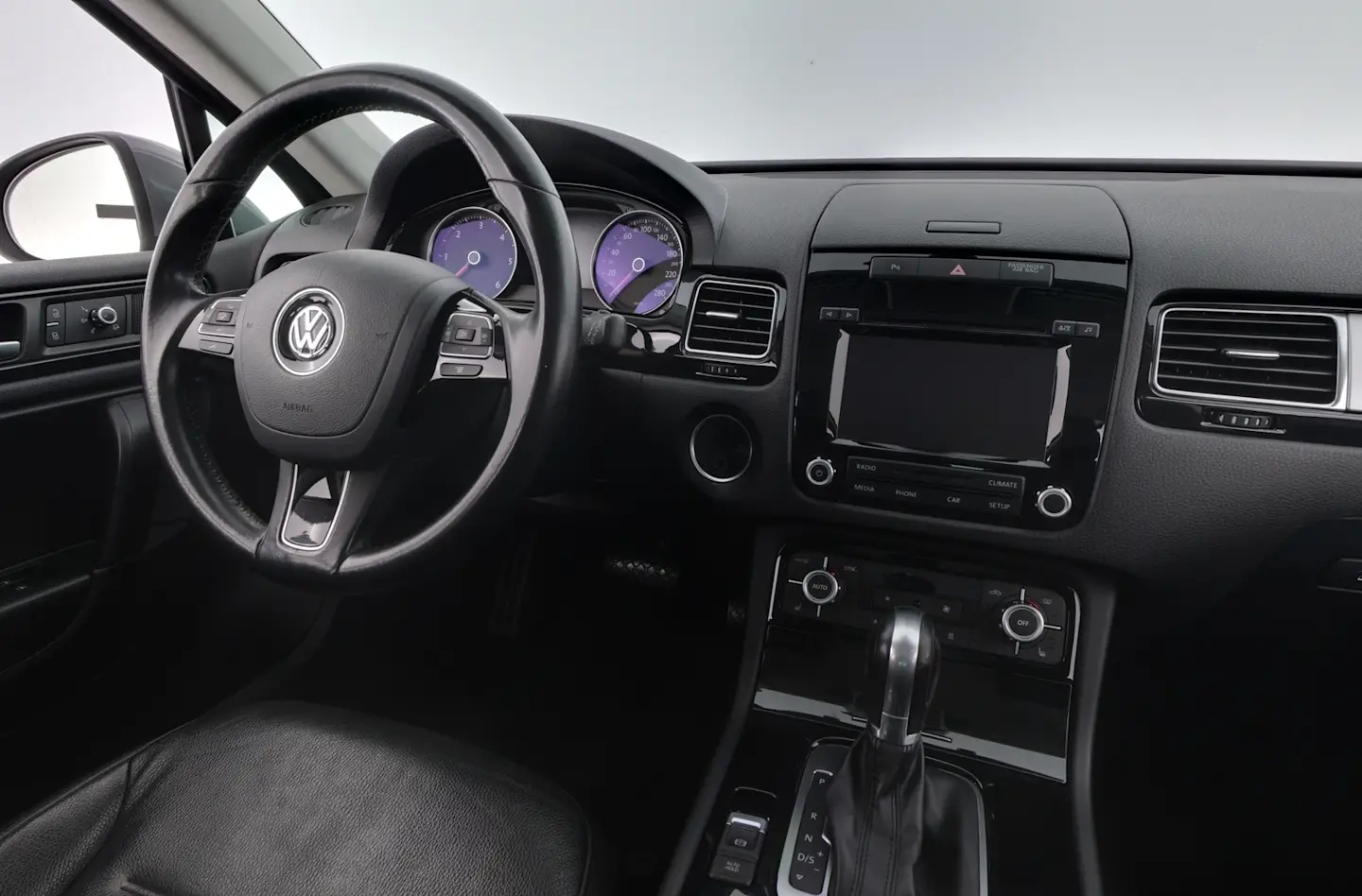 Car Image - 50bQSKPKUdplPkw9hT5JTe