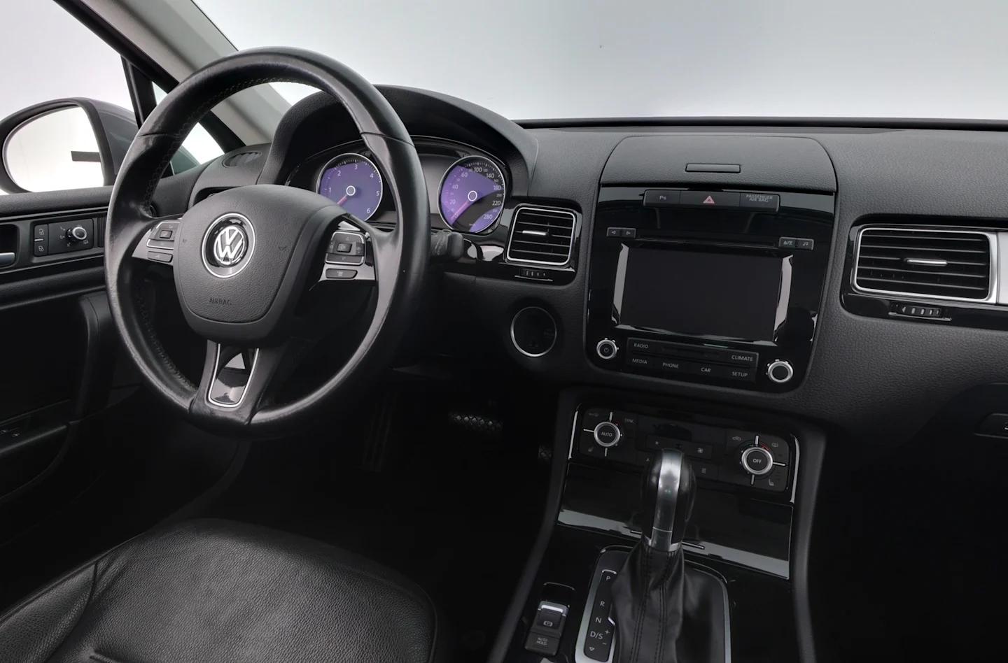 Car Image - 50bQSKPKUdplPkw9hT5JTe