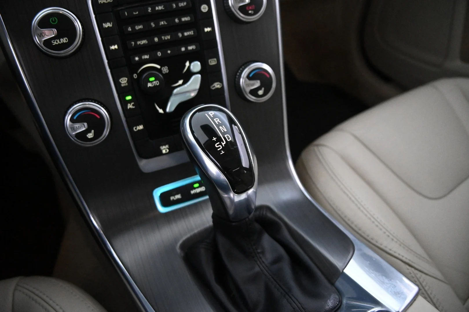 Car Image - 7wqgfSHWiUUaR7gpEcrEqX