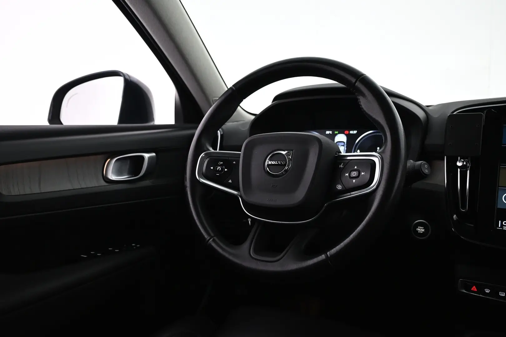 Car Image - 7jDtVyfYcLF7llFo3vfHBZ