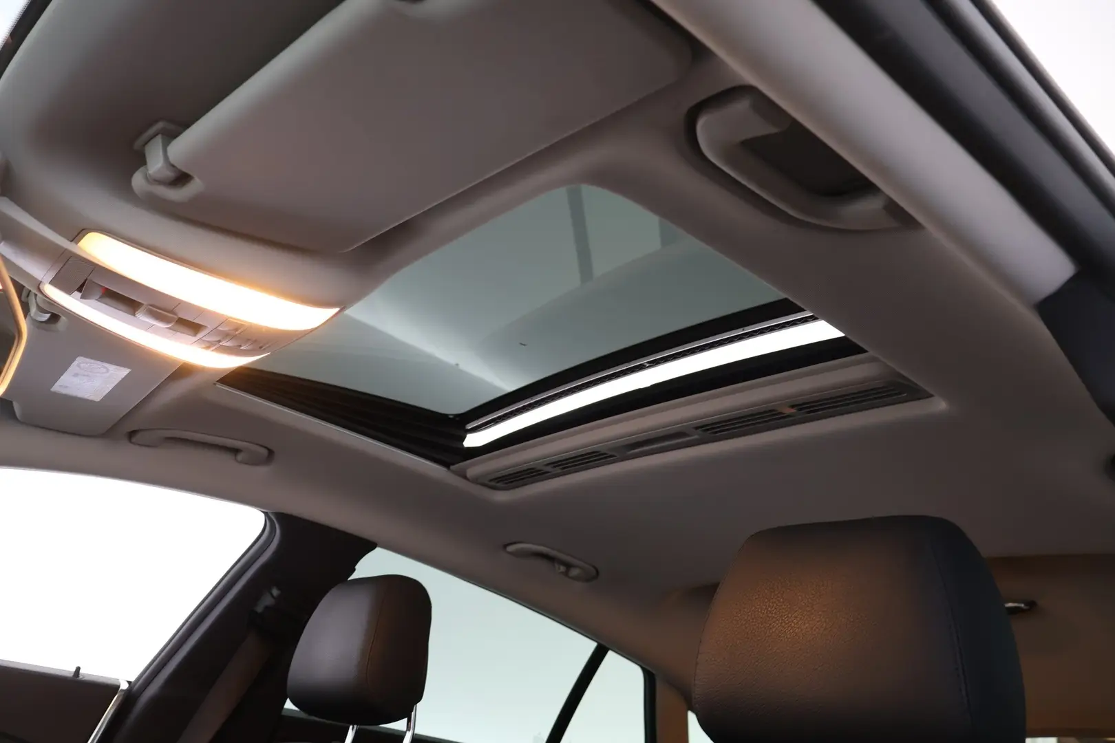 Car Image - V2MYIHOOAkNctLXNENt1L