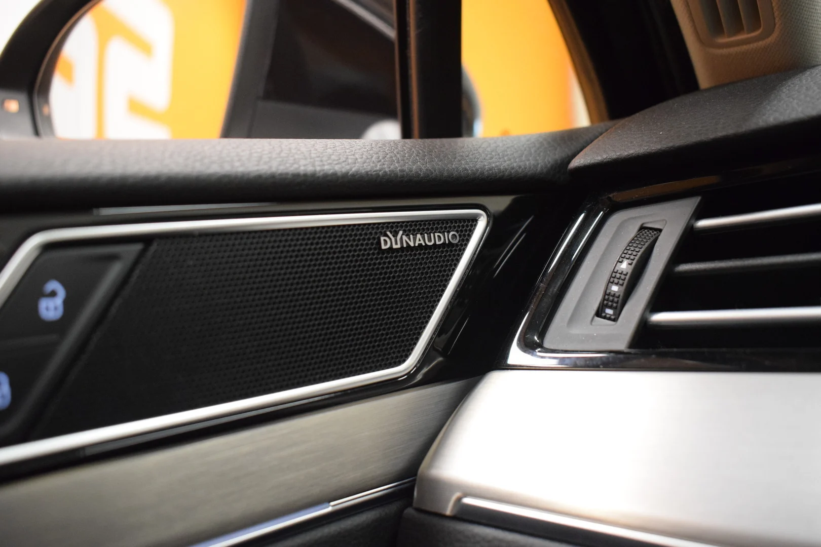 Car Image - 3GT31q0Nt6KLDblOE7IdTg