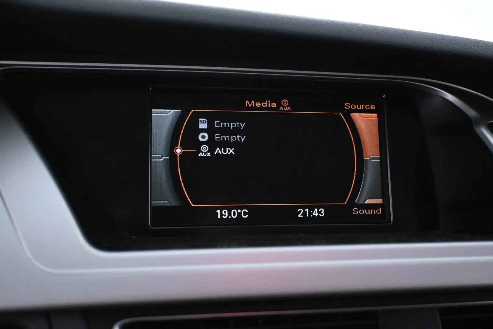 Car Image - tQpYGh72Y9LcvFpPVr6Sr