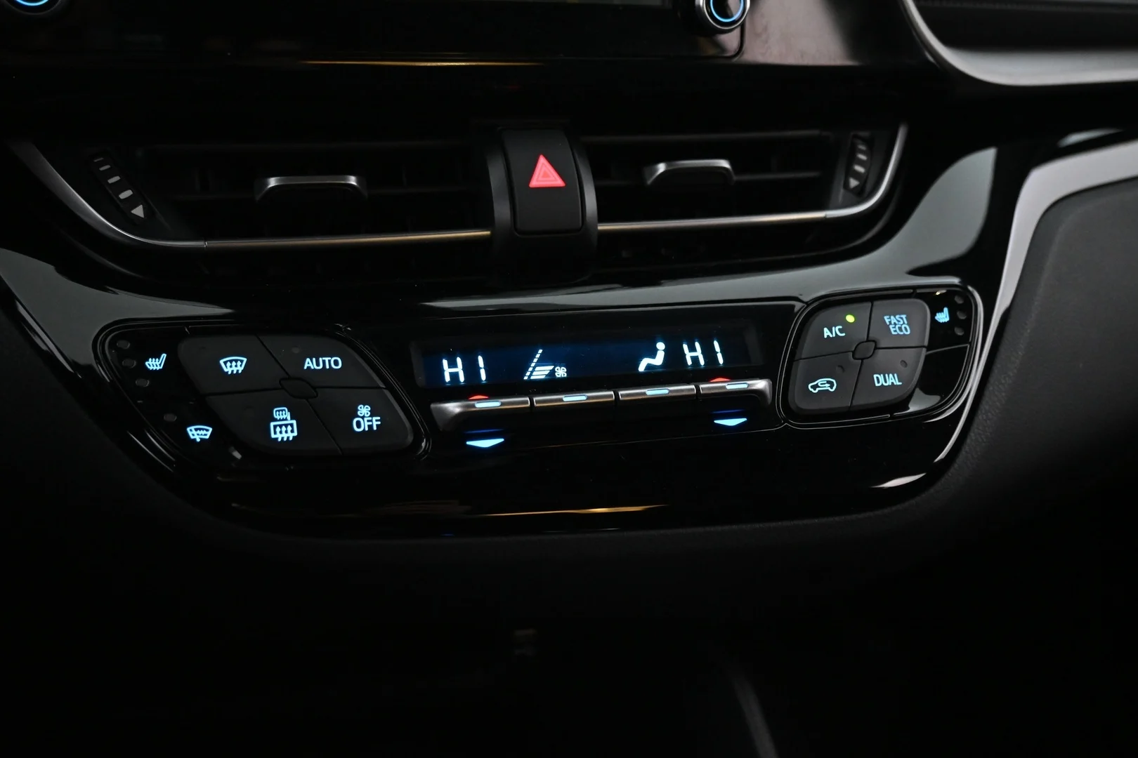 Car Image - 2V199sqrbKq1lfi2lZ218v