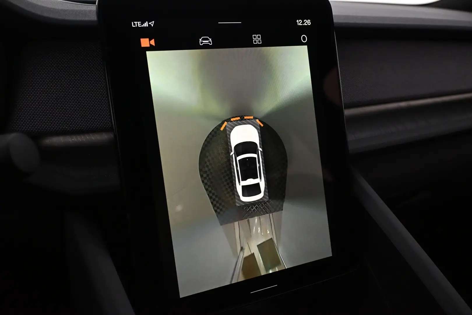Car Image - 2z3IqYHwVySljFR8D37YjR