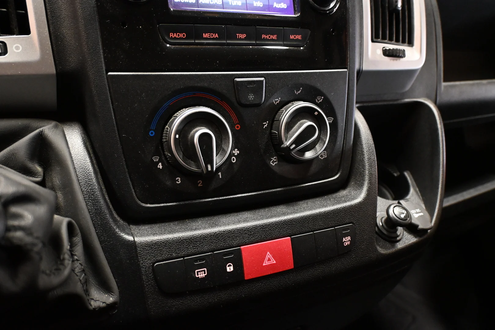 Car Image - 7qQiKkIRFnwyLyZlROBkI4
