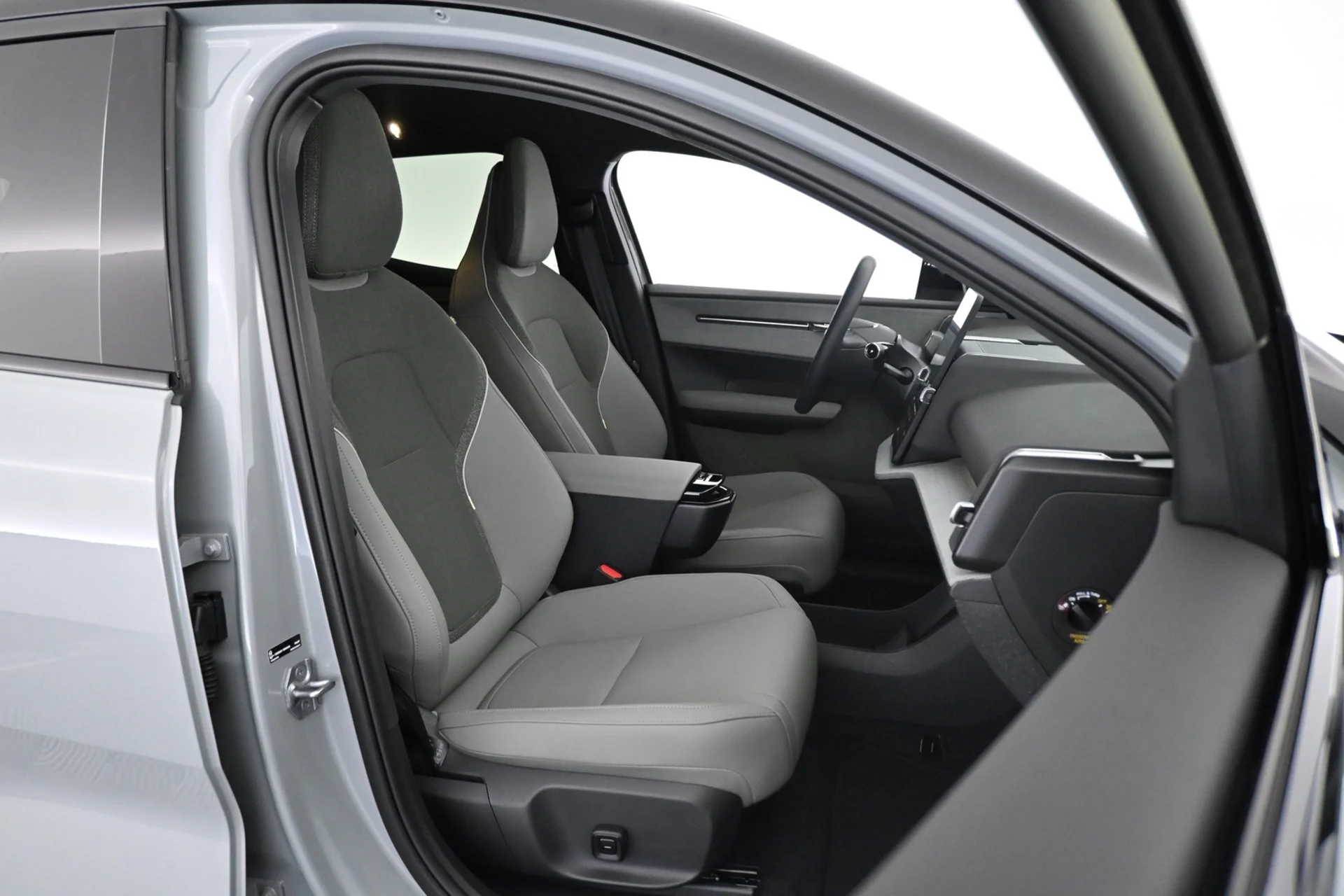Car Image - ZpvQH2Set6FAocnQGlZX4