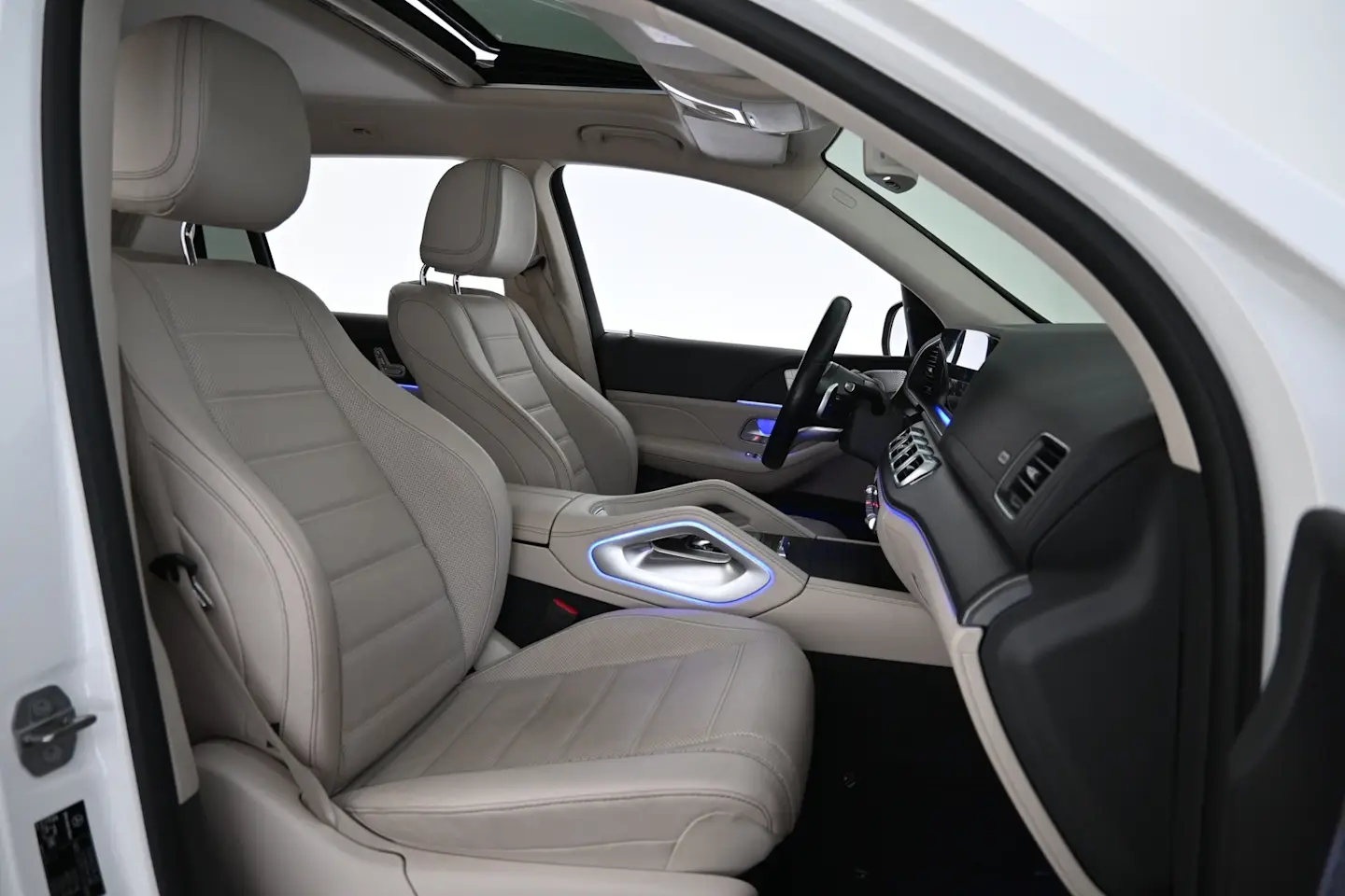 Car Image - 2Ii9moRLNbPzv5dqIkkX6B