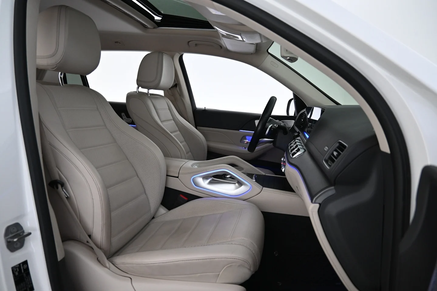 Car Image - 2Ii9moRLNbPzv5dqIkkX6B