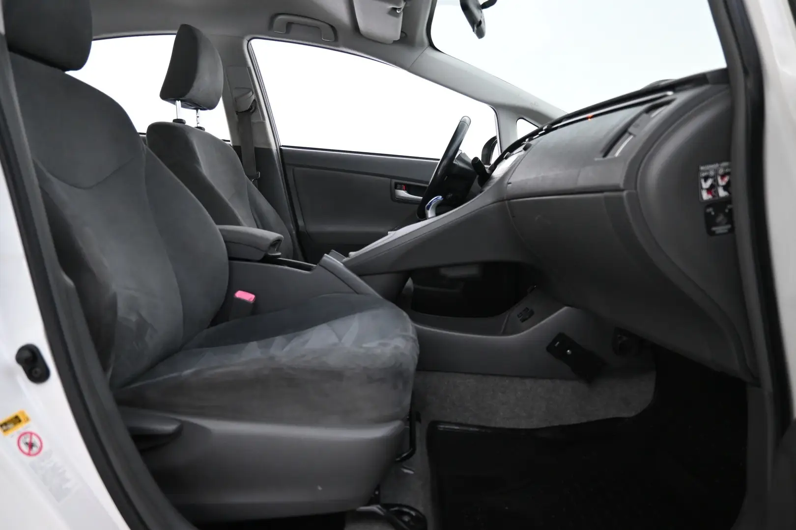Car Image - 4P29le0nPDPRrOo1UHDXJM