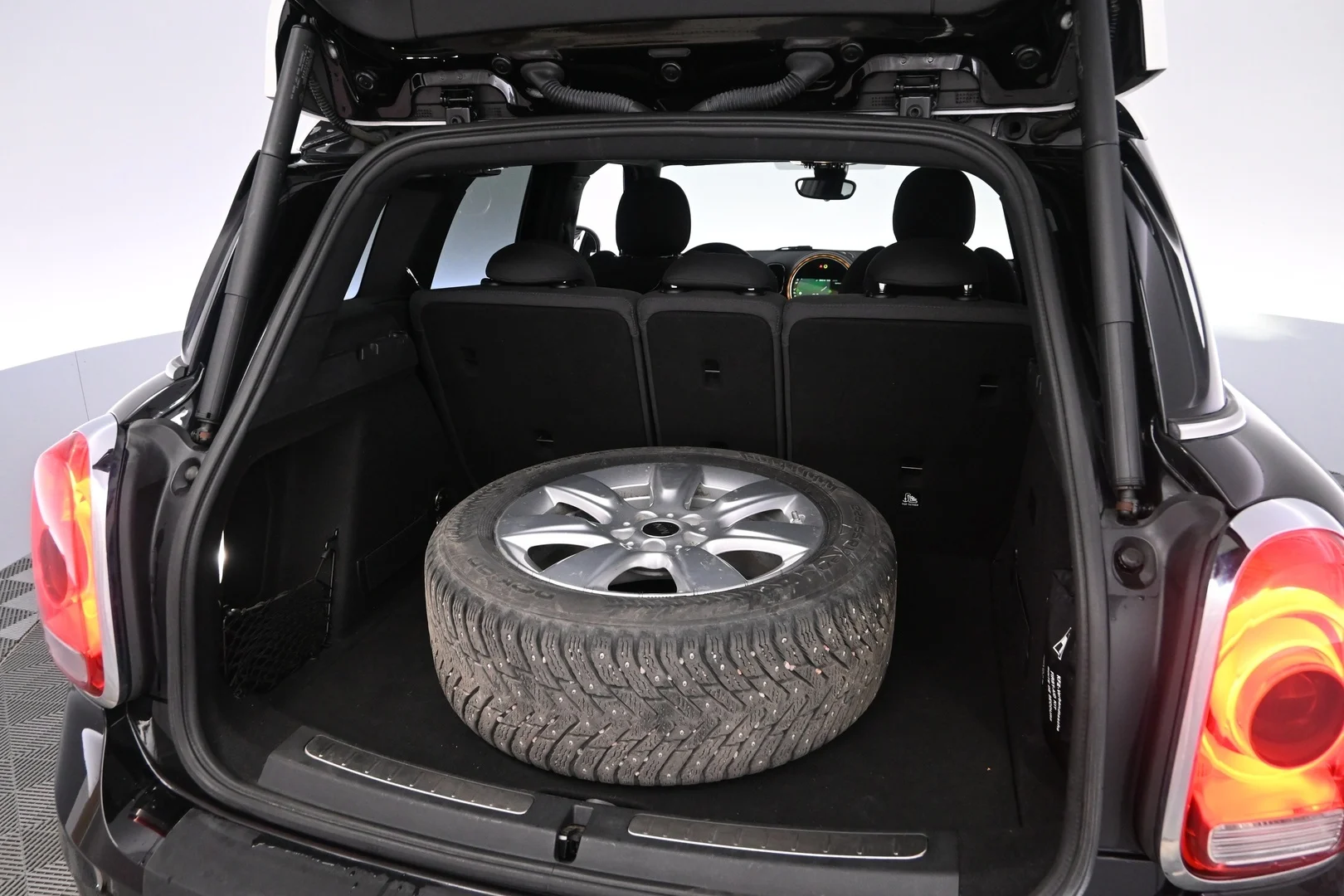 Car Image - 1HOHnzYMIGm3Zl1sHbax3Q