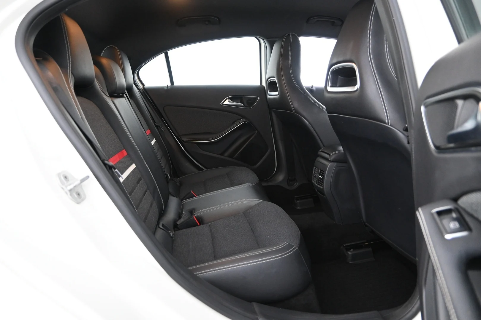 Car Image - 2w2DNP8tO38ppuPSFFaUjv