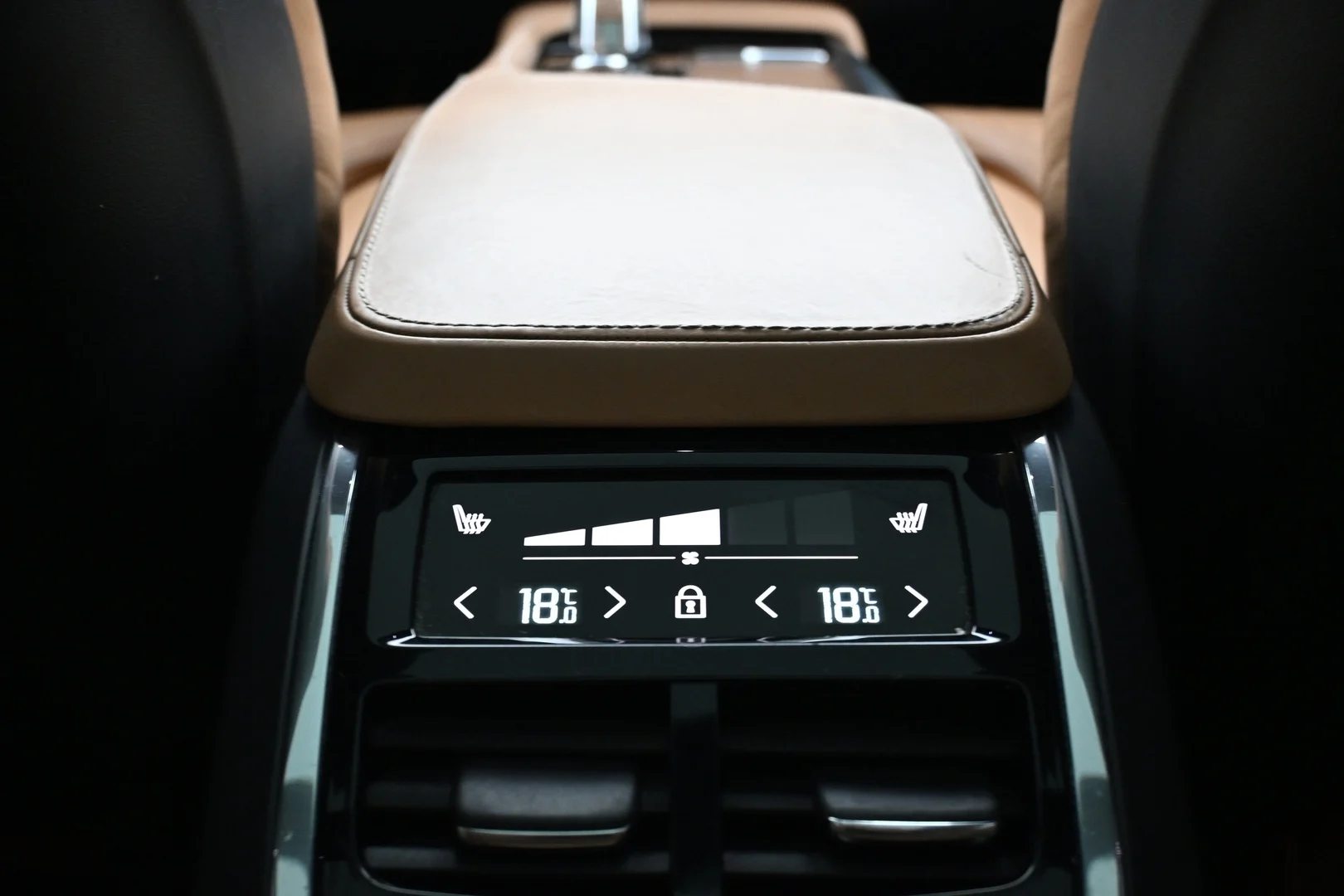 Car Image - fDYUg2HQsIU5WUibogc7n