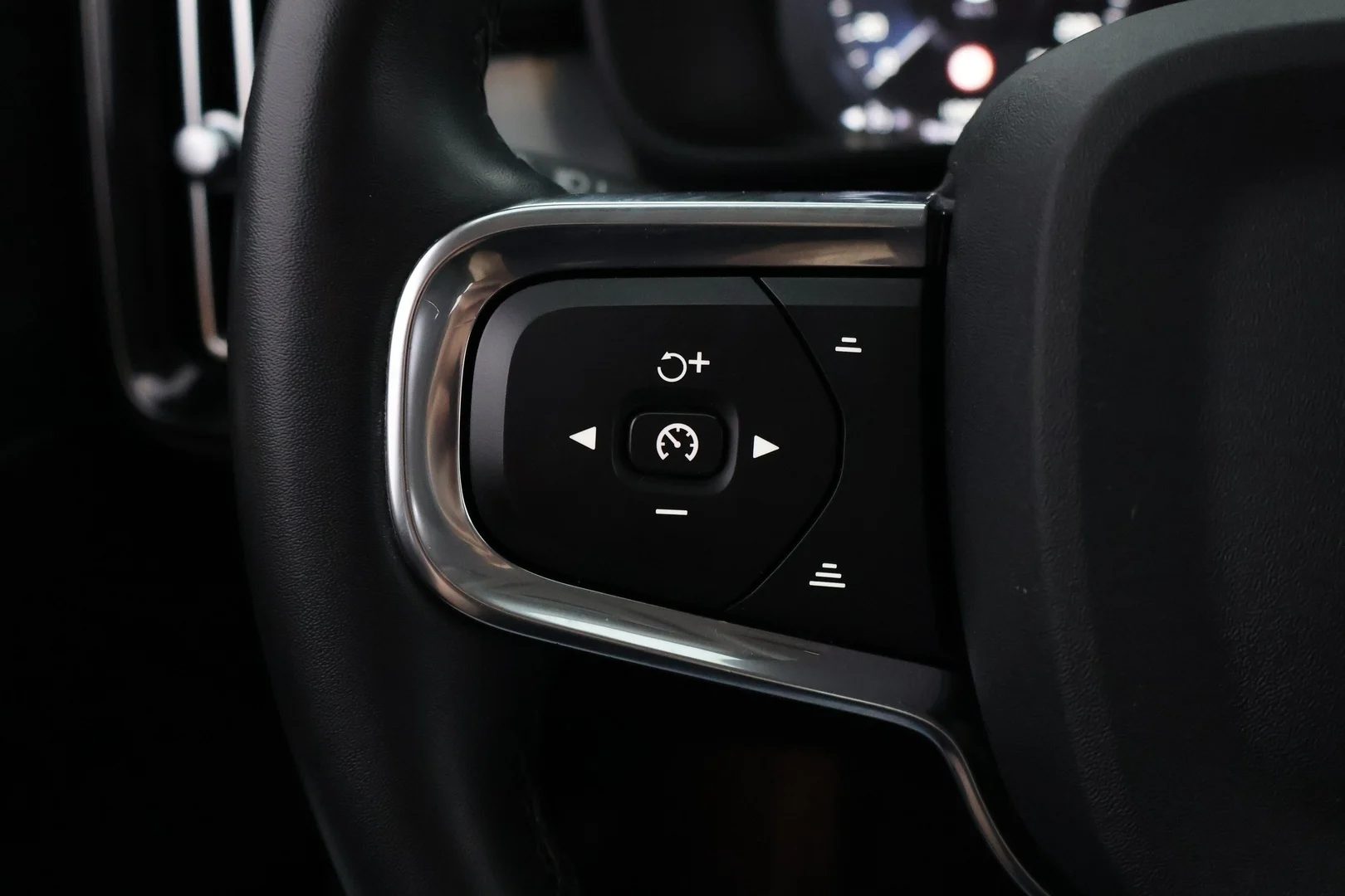Car Image - 40dtQzLDzg7l5wRealjv08