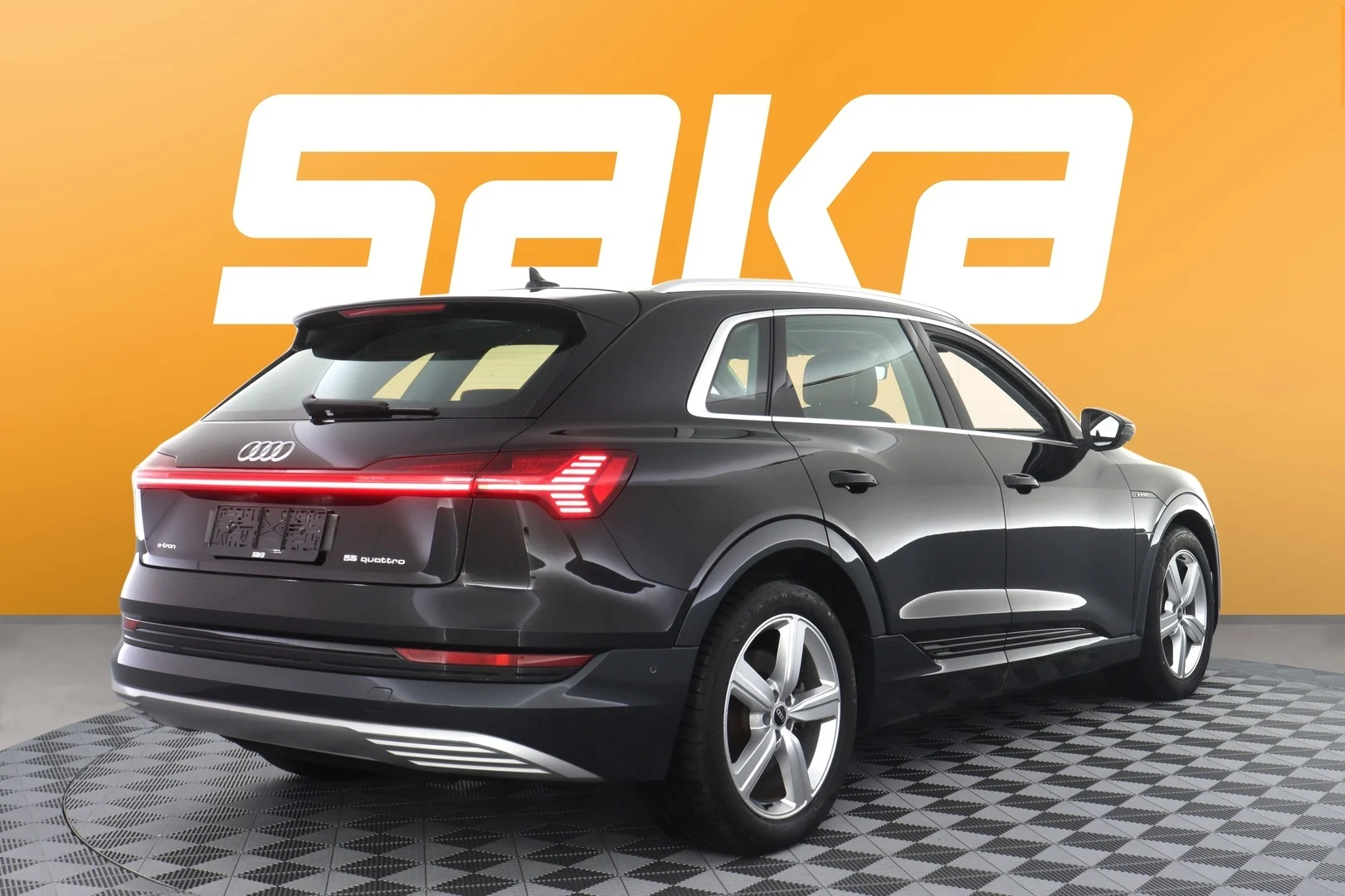 Car Image - 6Y49SiNa64hyRxZlMJsM6W