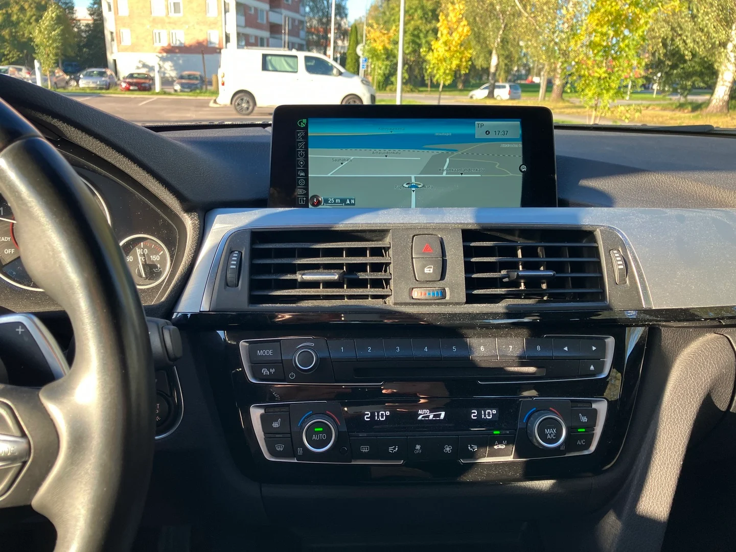 Car Image - oGvfRTphYwahMUUsTsTQ5