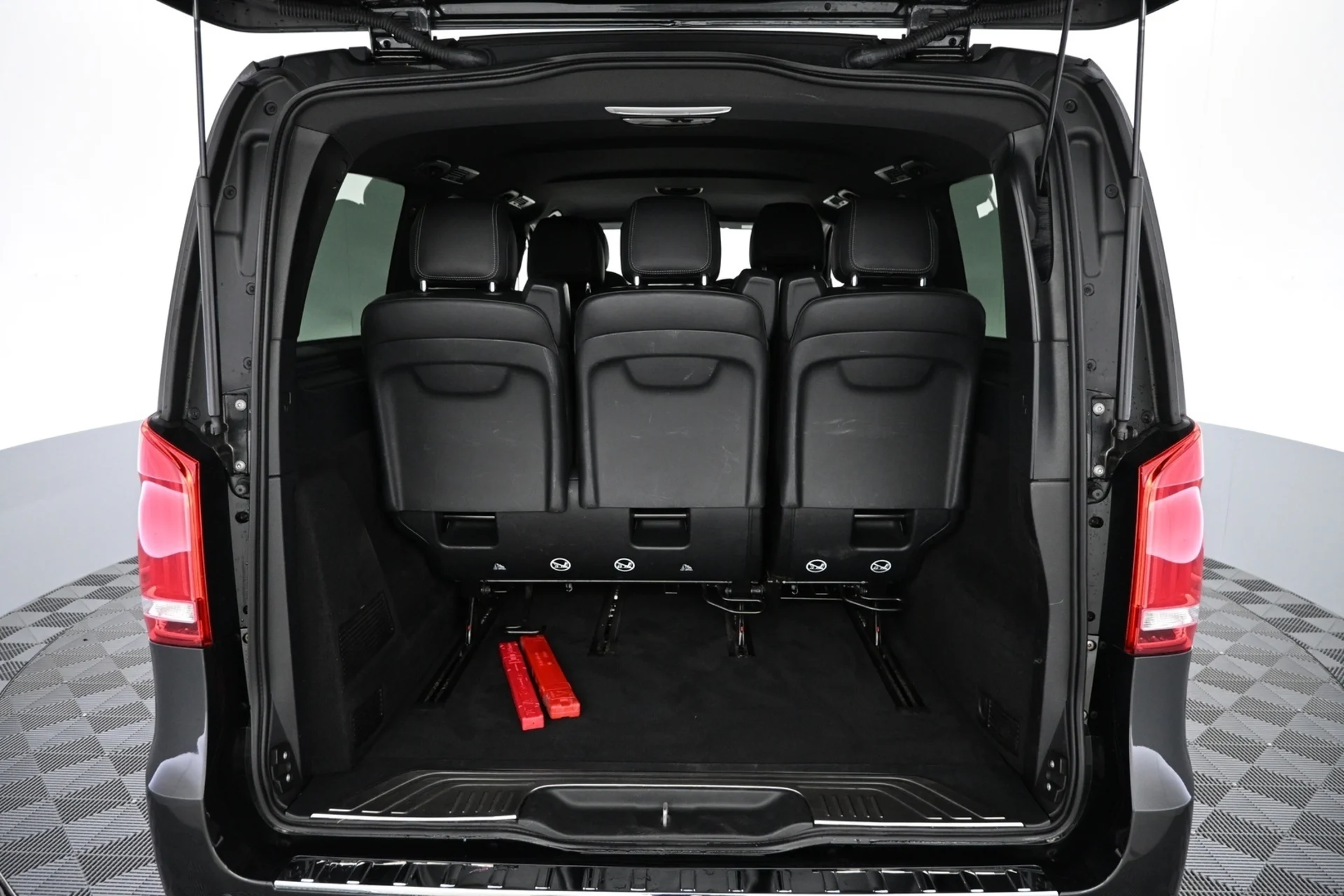 Car Image - 6LTBMJMbEvCBAZxyZuibWL