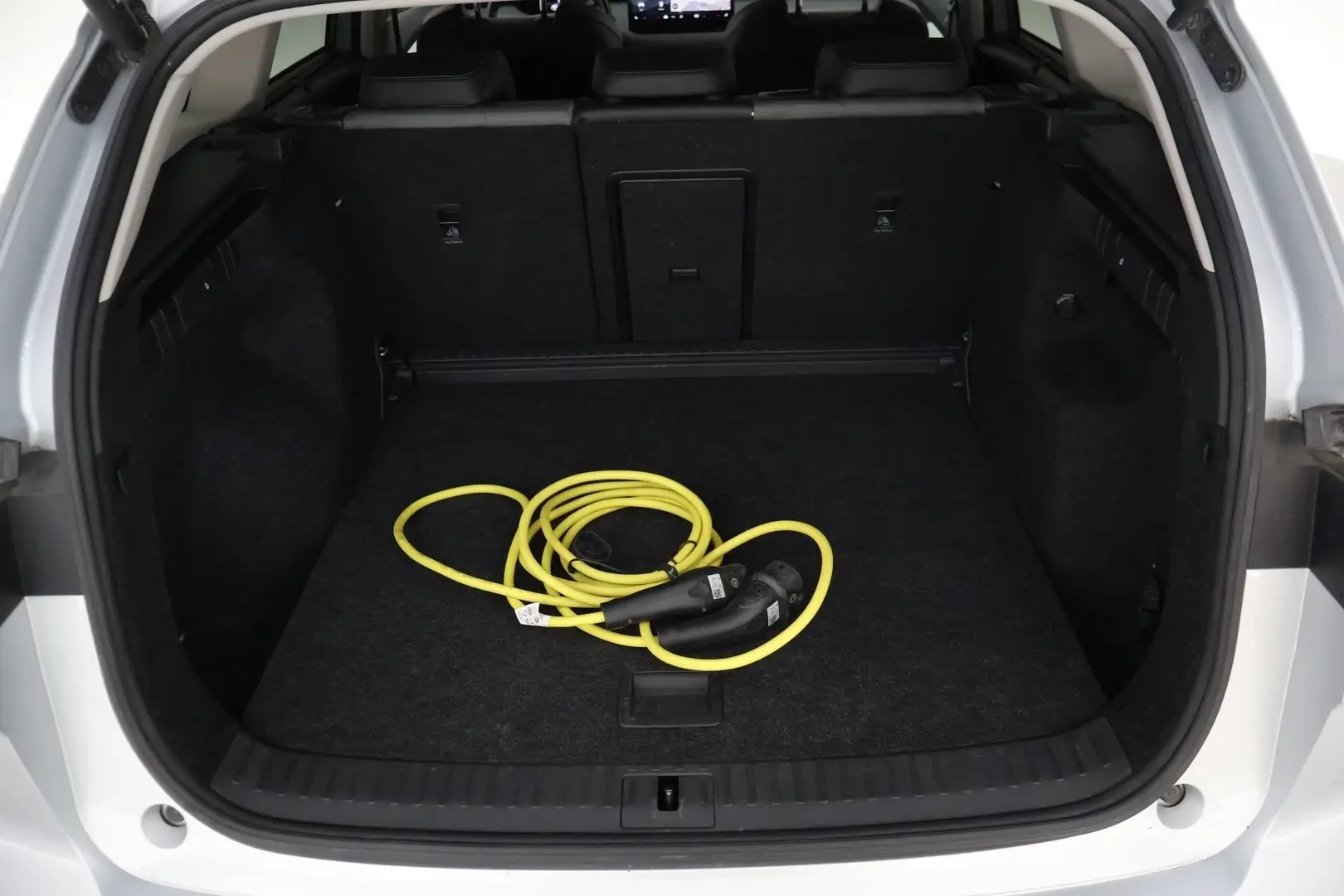 Car Image - 2eEBSOUNGUcetyOlTbDY77