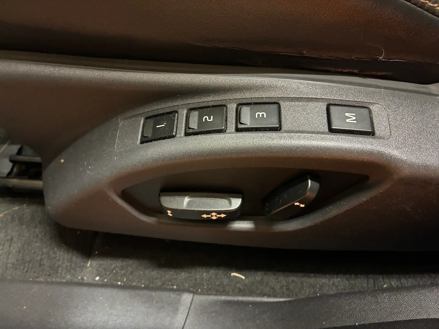 Car Image - 4twD5a1i11hjg0b2a4ZOAy