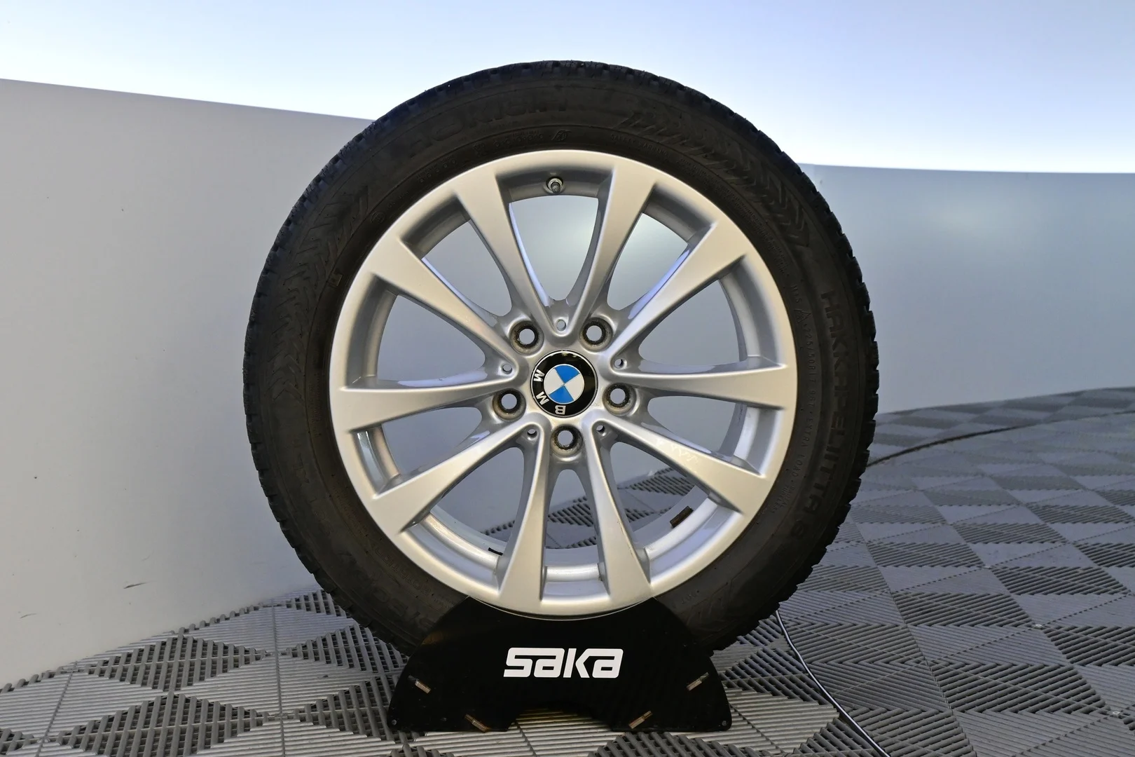 Car Image - 3fEqbRJecv8zDMR6pct7WH