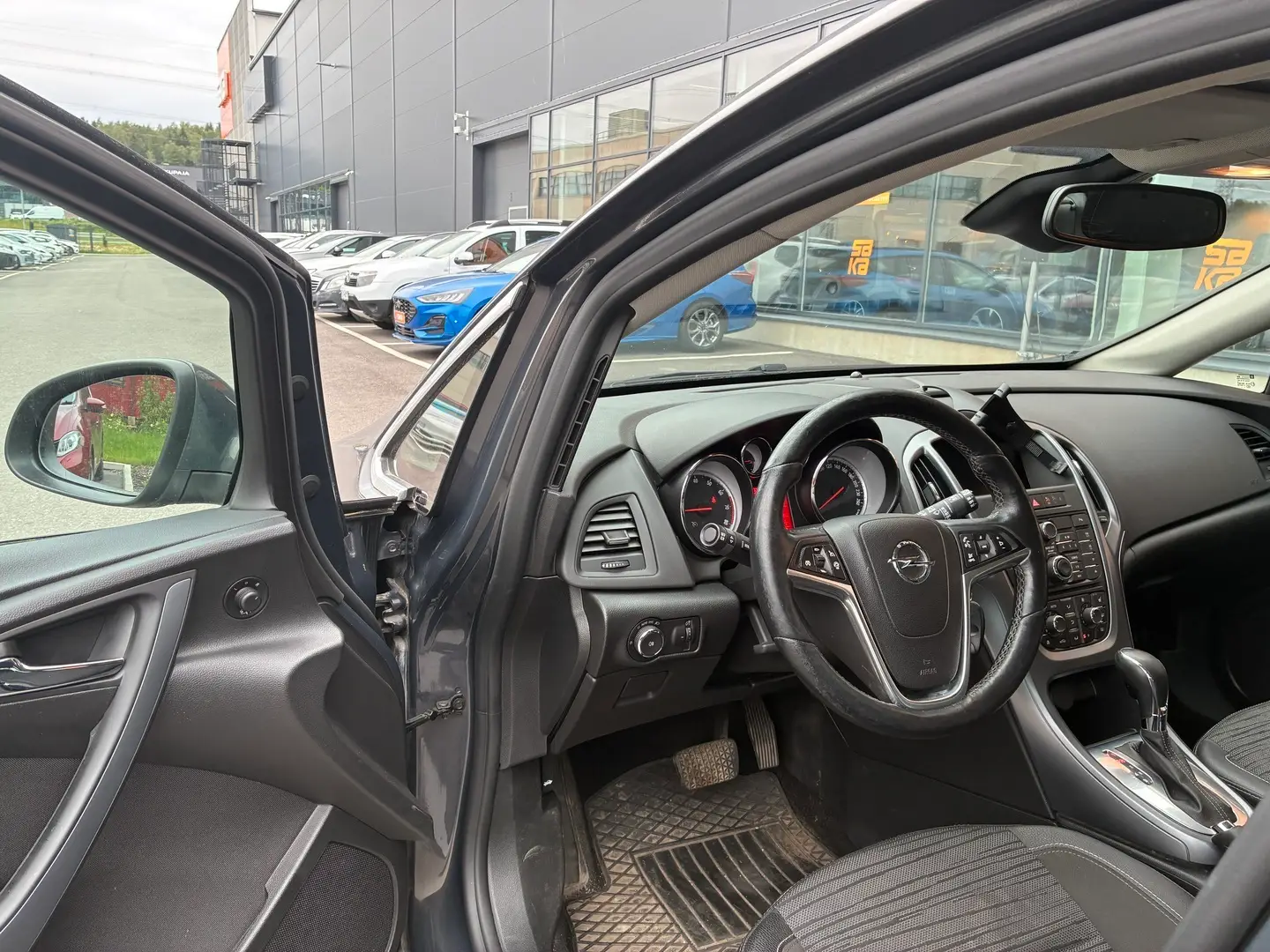 Car Image - Gtn3DDUUklp9sUbFPxS6Z