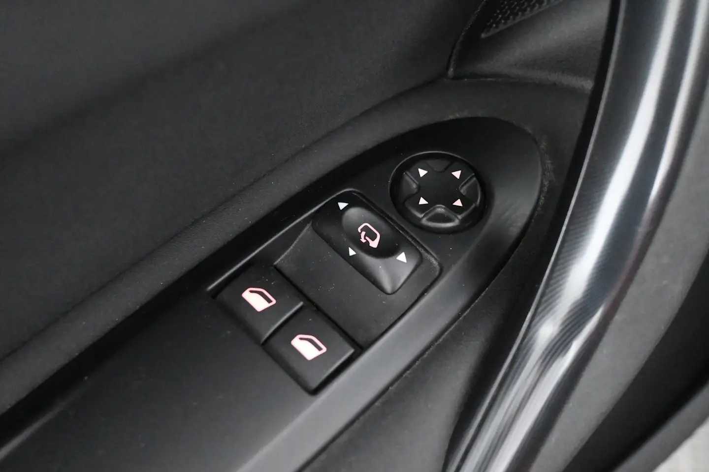 Car Image - 2asm22Y6d2rcJPq2llw8tb