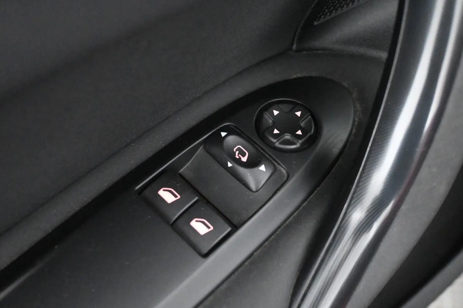 Car Image - 2asm22Y6d2rcJPq2llw8tb
