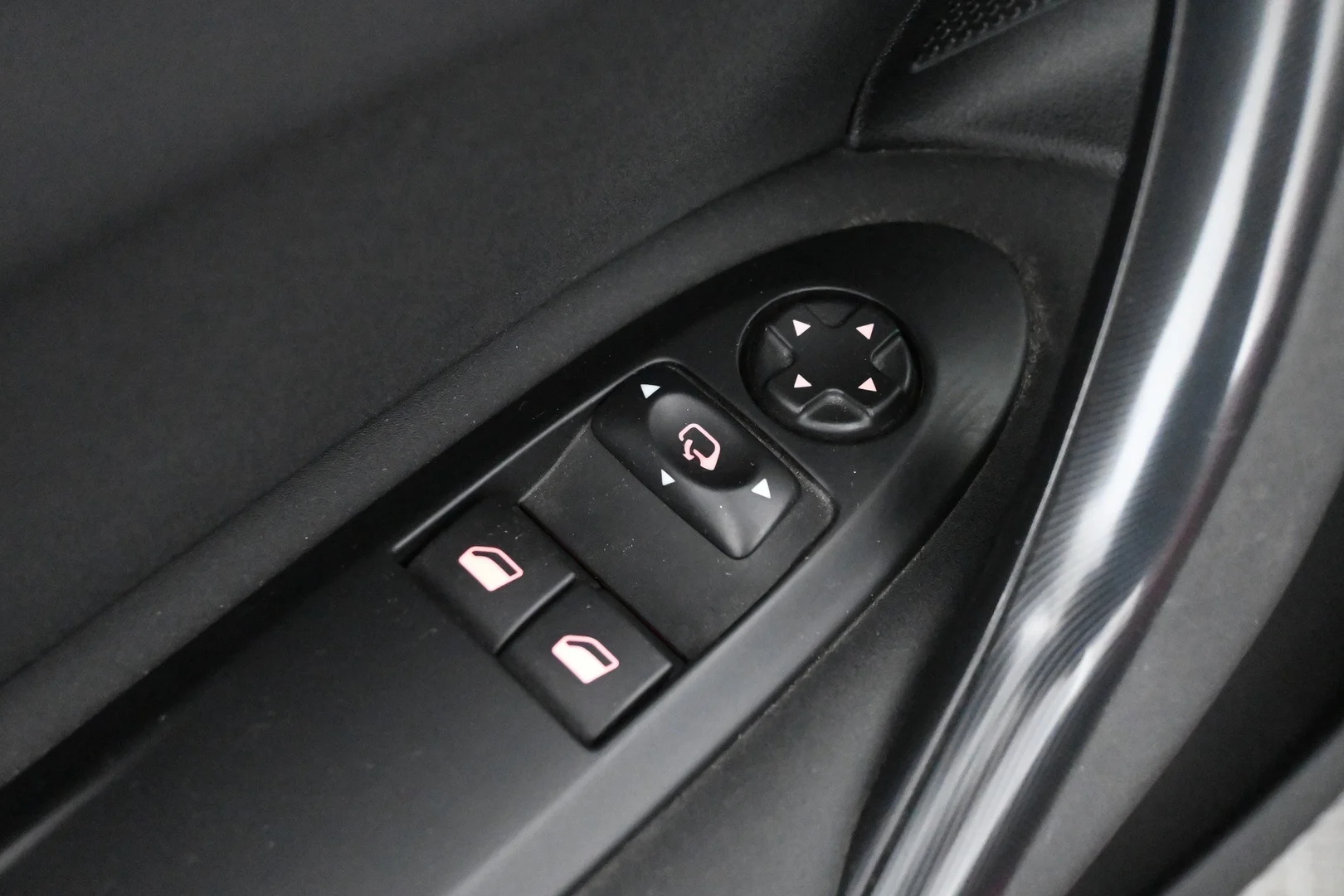 Car Image - 2asm22Y6d2rcJPq2llw8tb