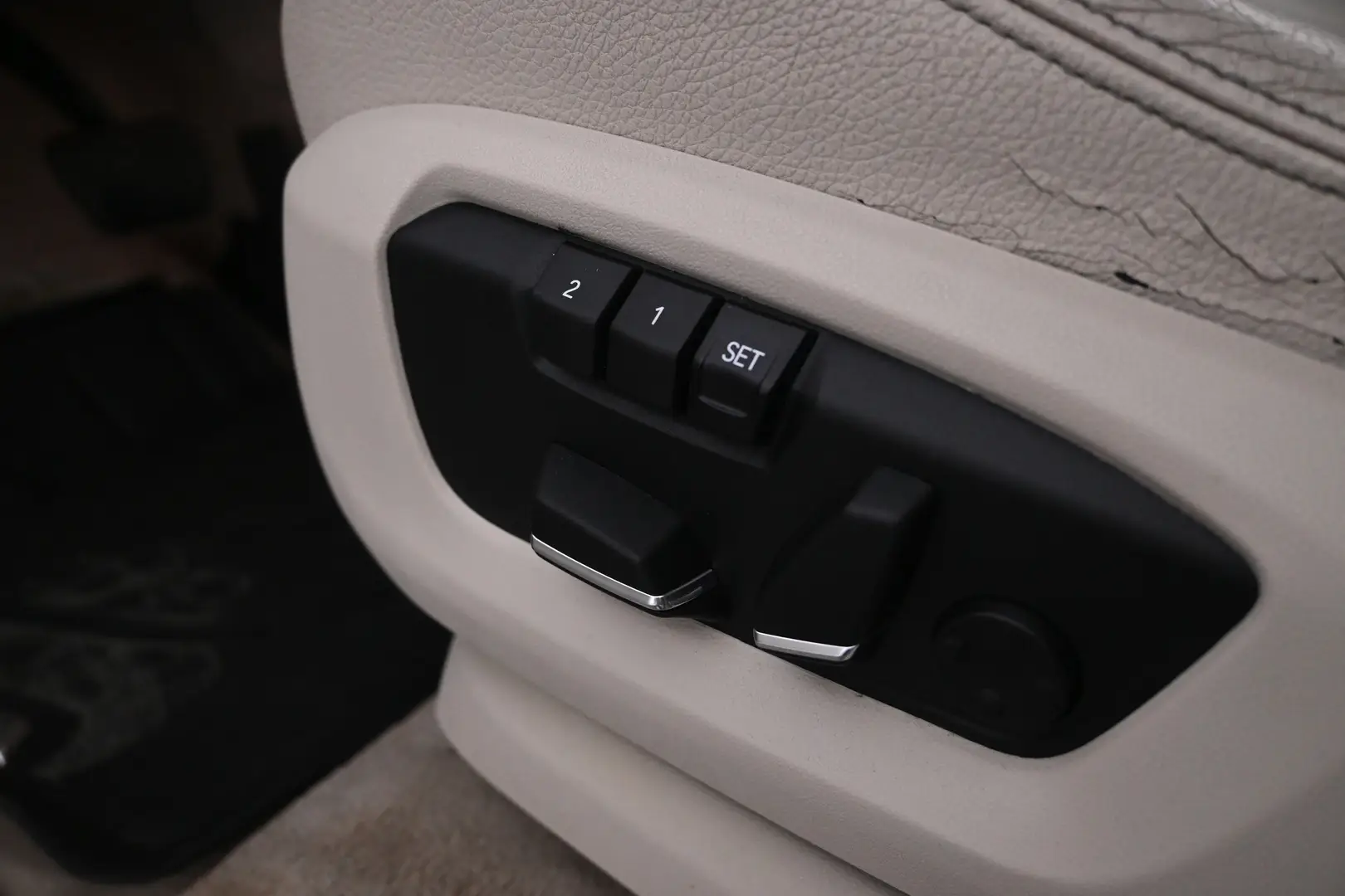 Car Image - 4GfzYI5MpQzr2yM9R2cx5c