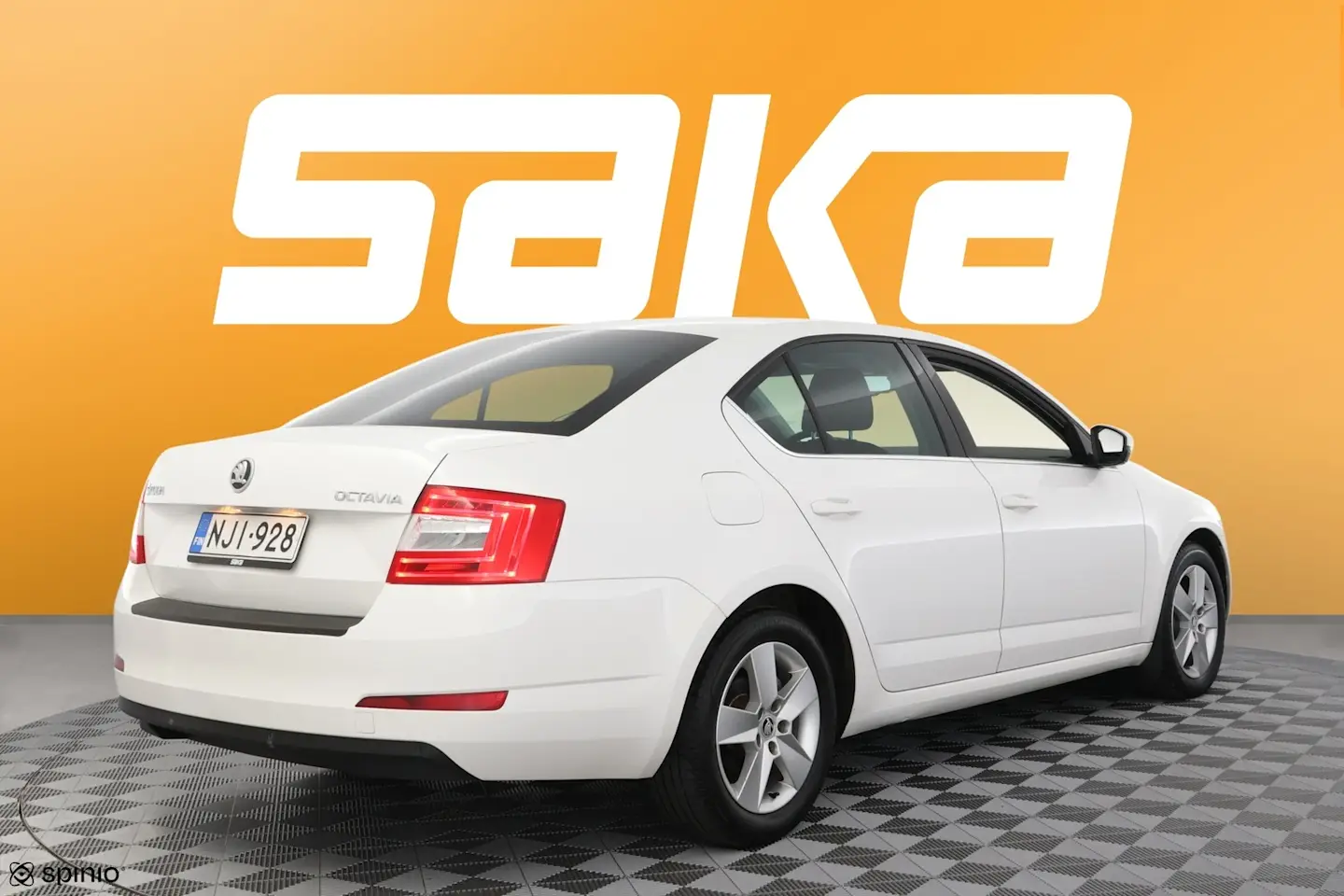 Car Image - 2BawsJ65SxunKi7u7GFmM9